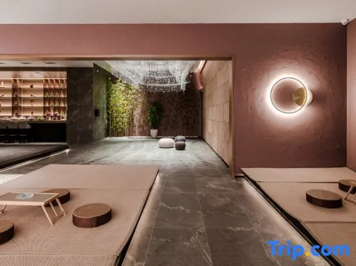 Datong Xinyu Crown Hotel