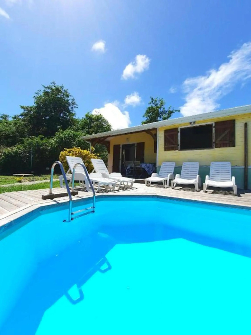Villa de 2 chambres avec piscine privee jardin clos et wifi a Le Marin a 1 km de la plage