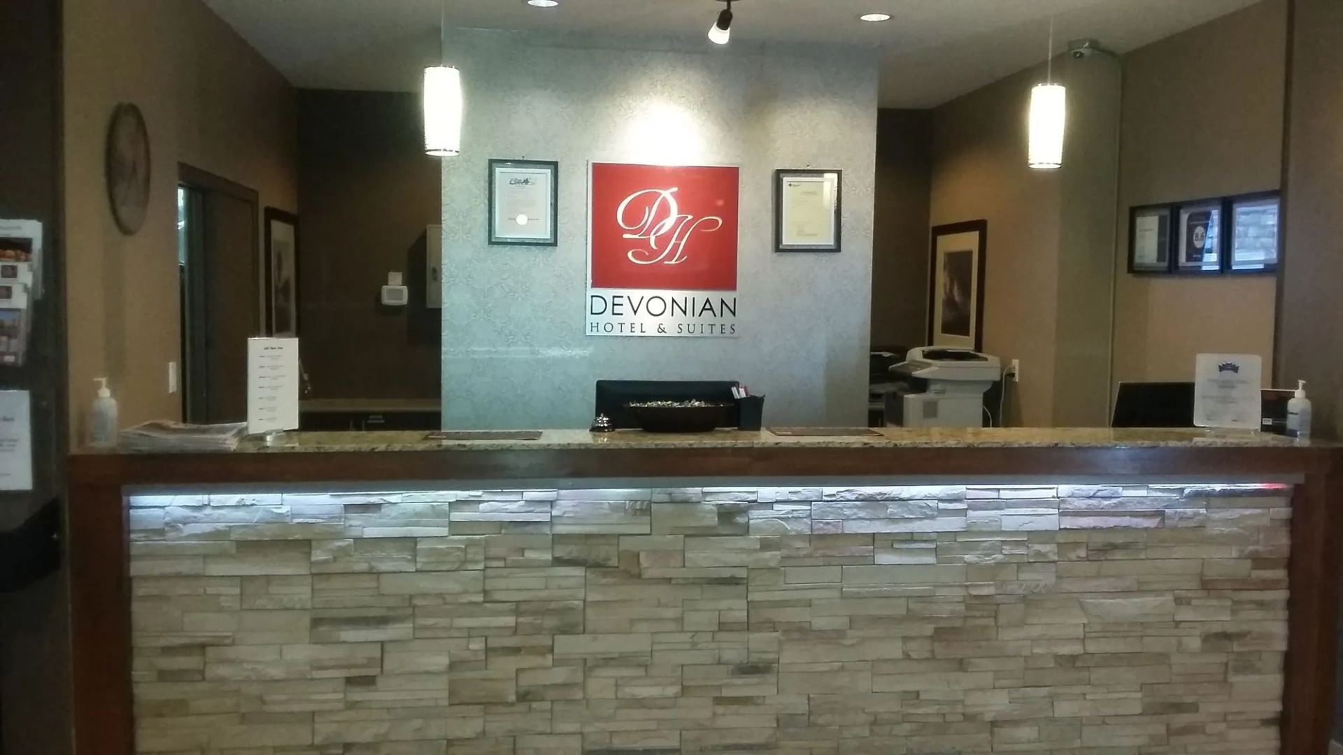 Devonian Hotel & Suites