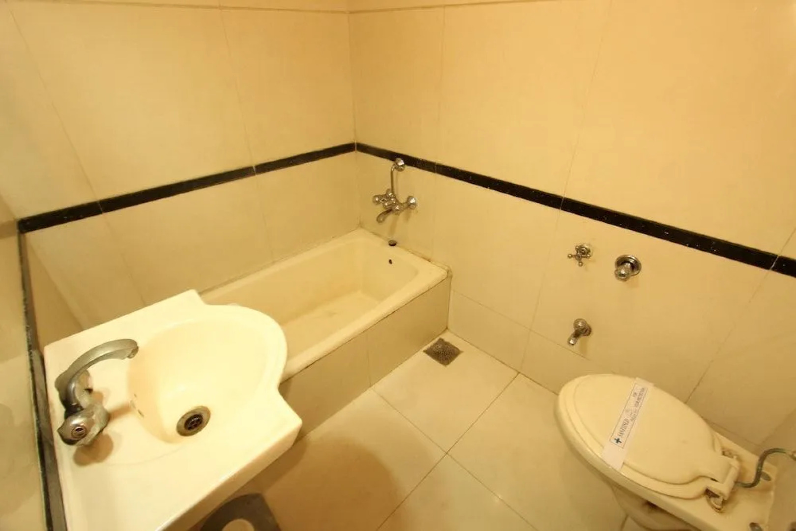 OYO 1389 Hotel Relax Inn