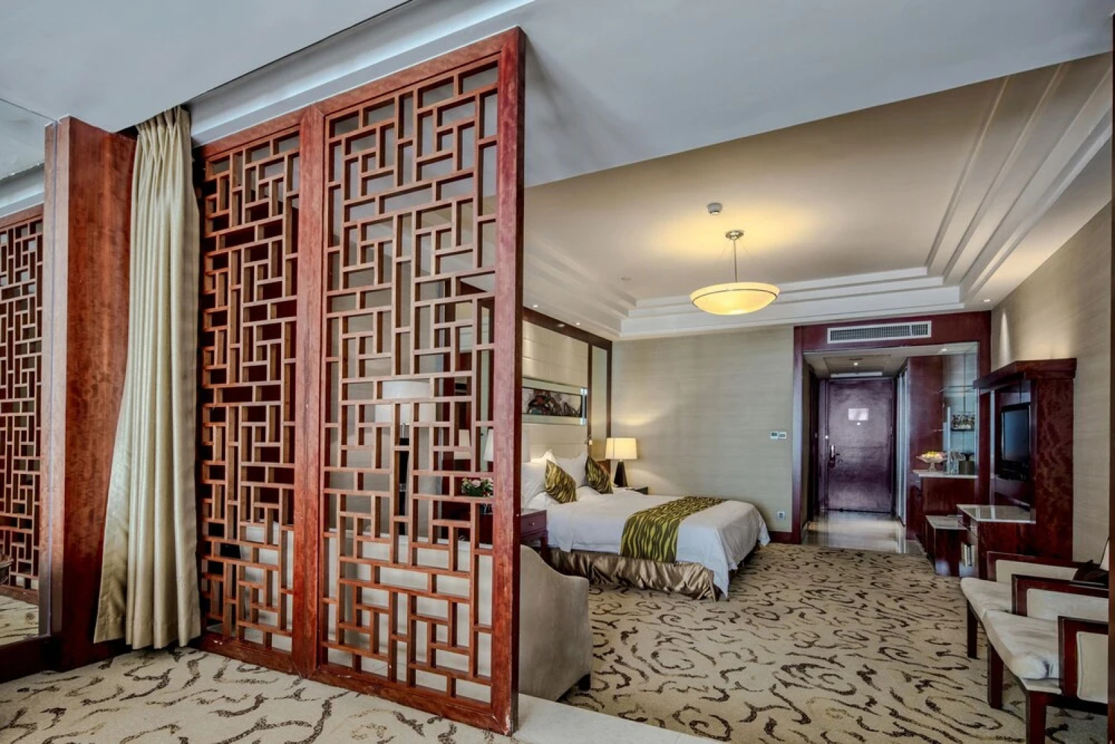 Yungang Jianguo Hotel