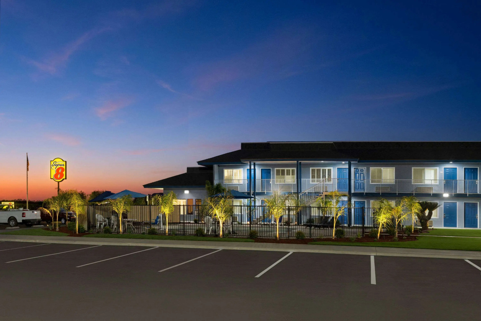 Super 8 by Wyndham Lindsay Olive Tree