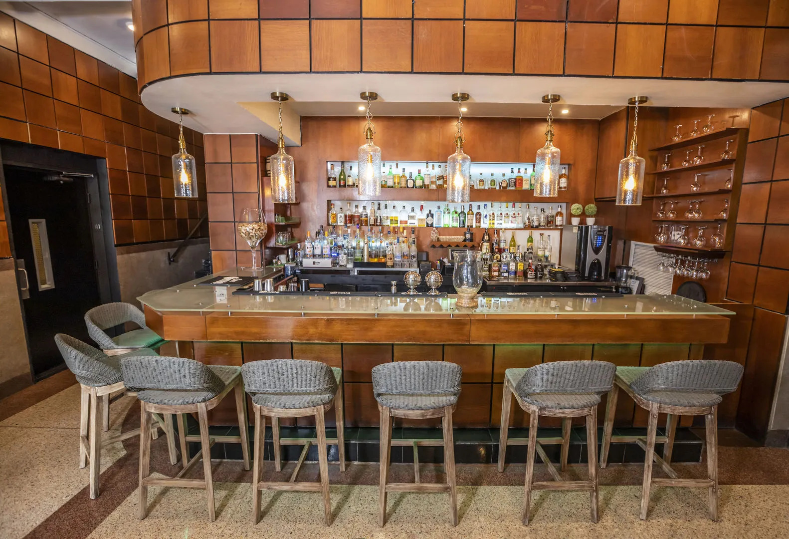 Chesterfield Hotel & Suites