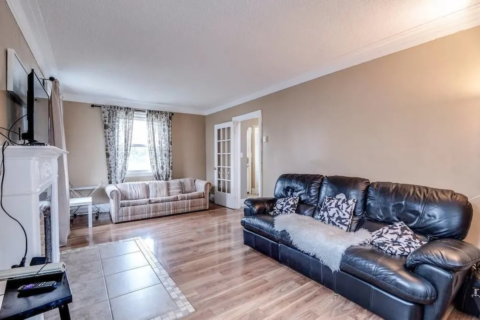 Convenient & Comfortable Manor