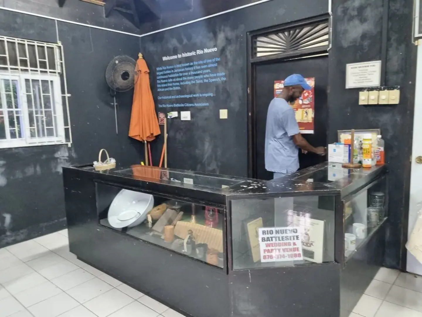 Csompo Empire one bedroom apt