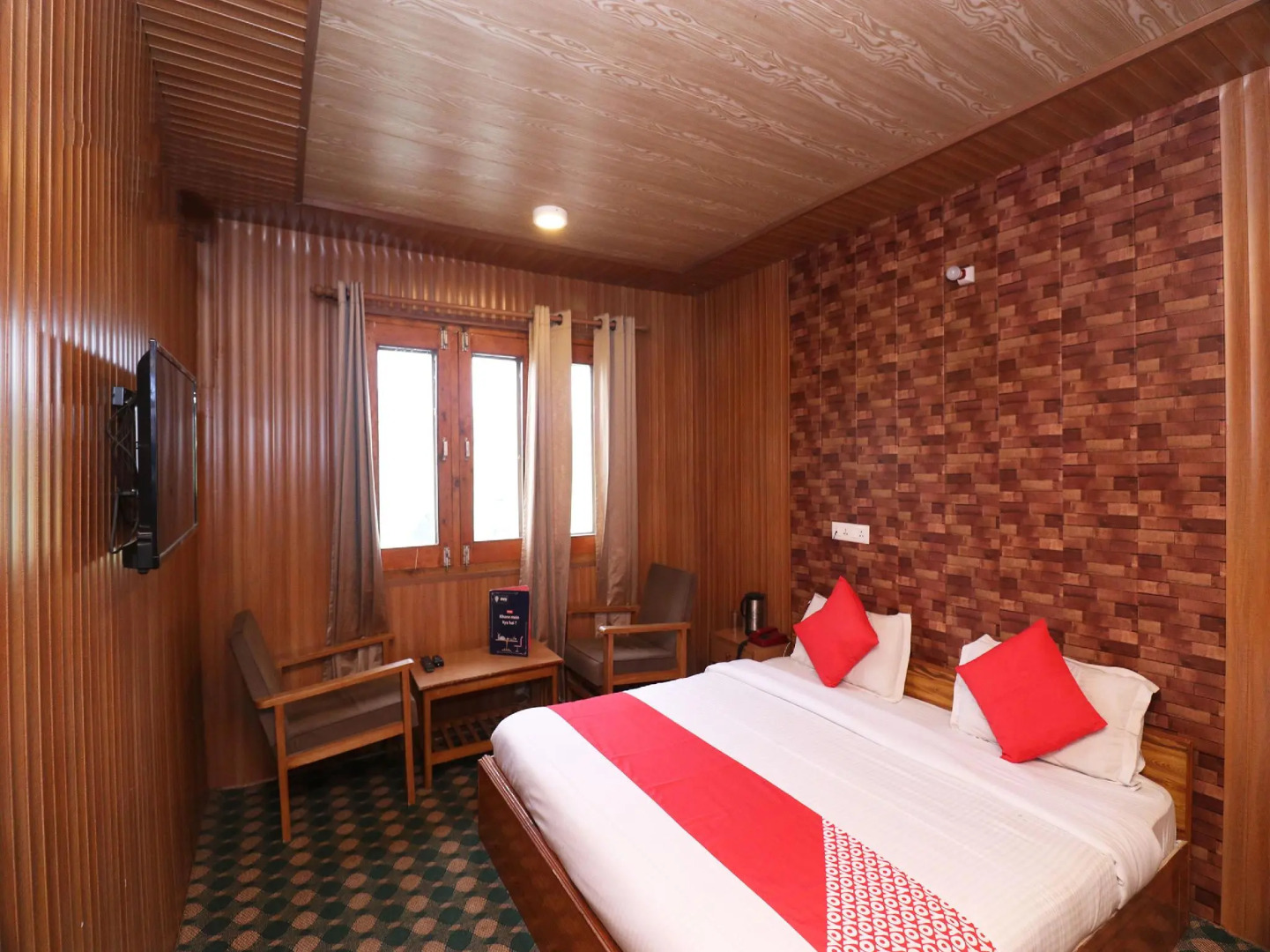 OYO 22464 Hotel Poshwan