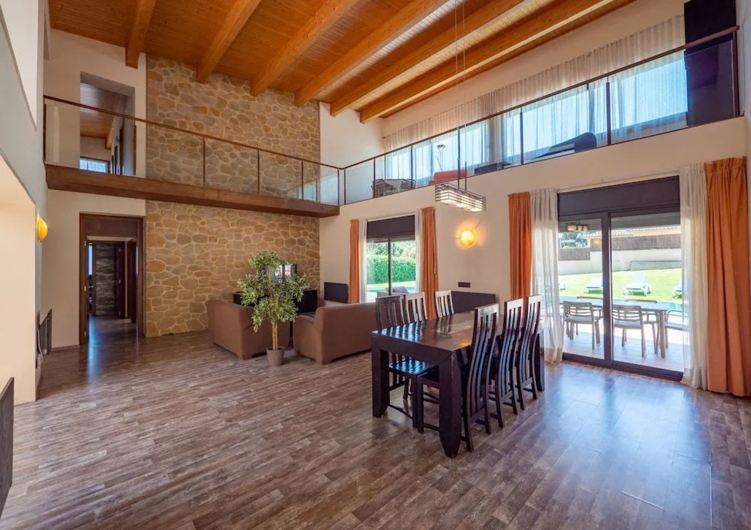 Villa con 2 piscinas