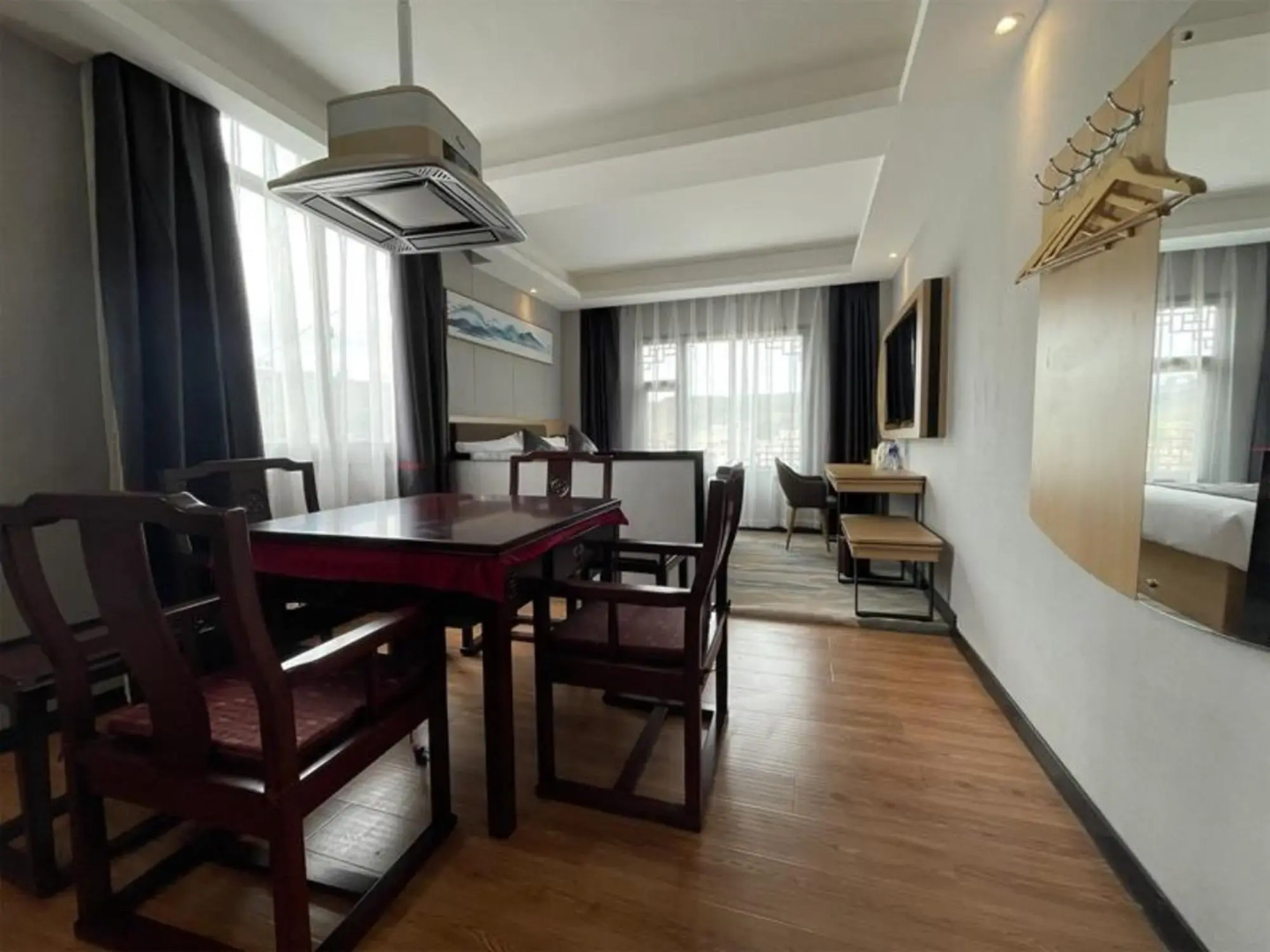 Feronia Hotel Sichuan Ganzi Baita Park