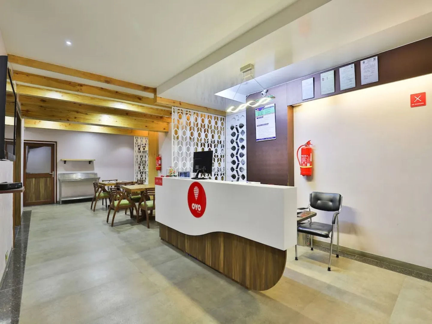 OYO 13420 Hotel Adendip Inn