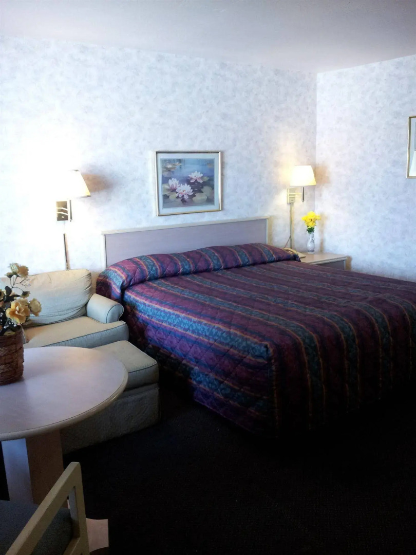 Sun Valley Inn & Suites