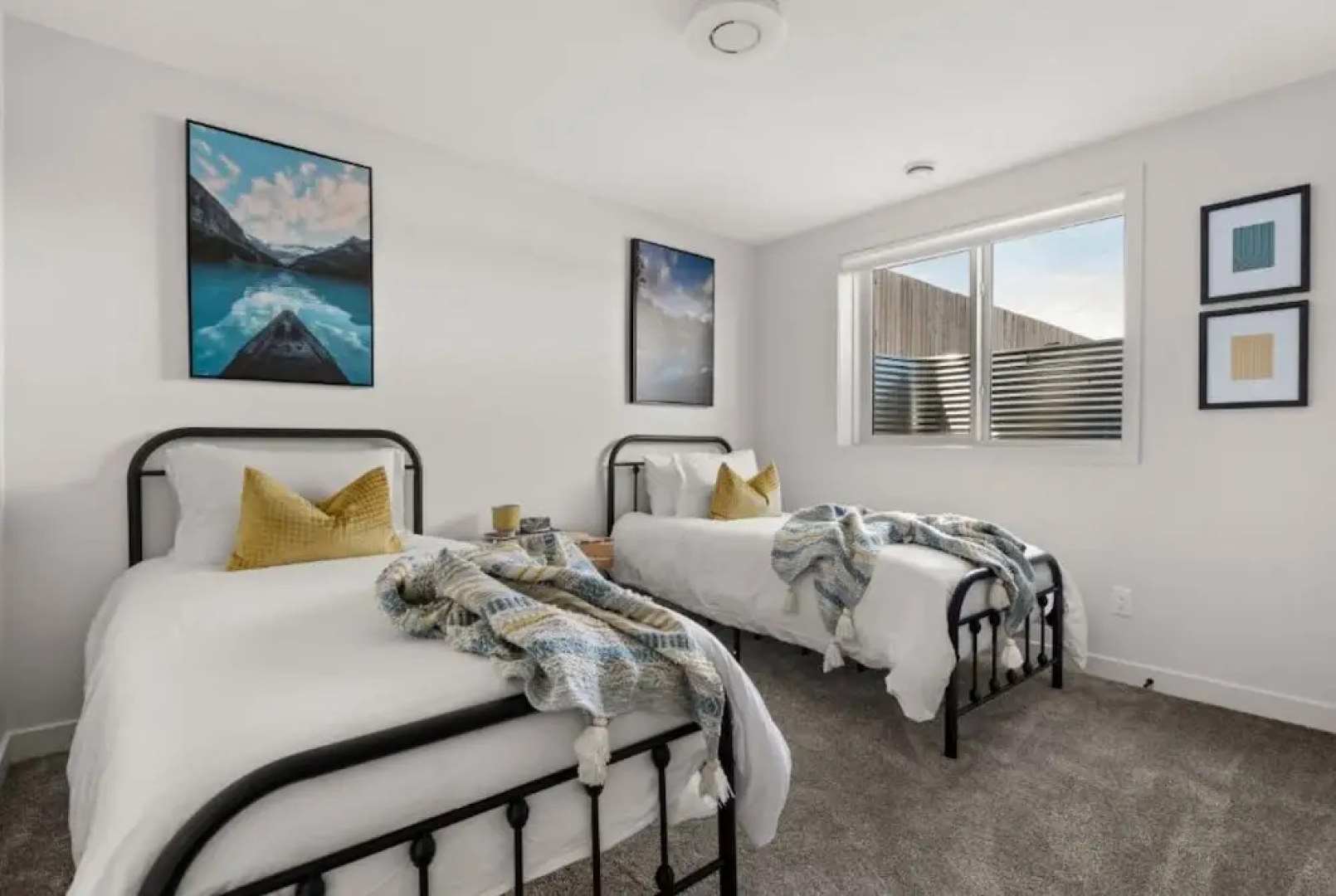 Livingston Way I Sleep 6 I Netflix I Kitchen I TV