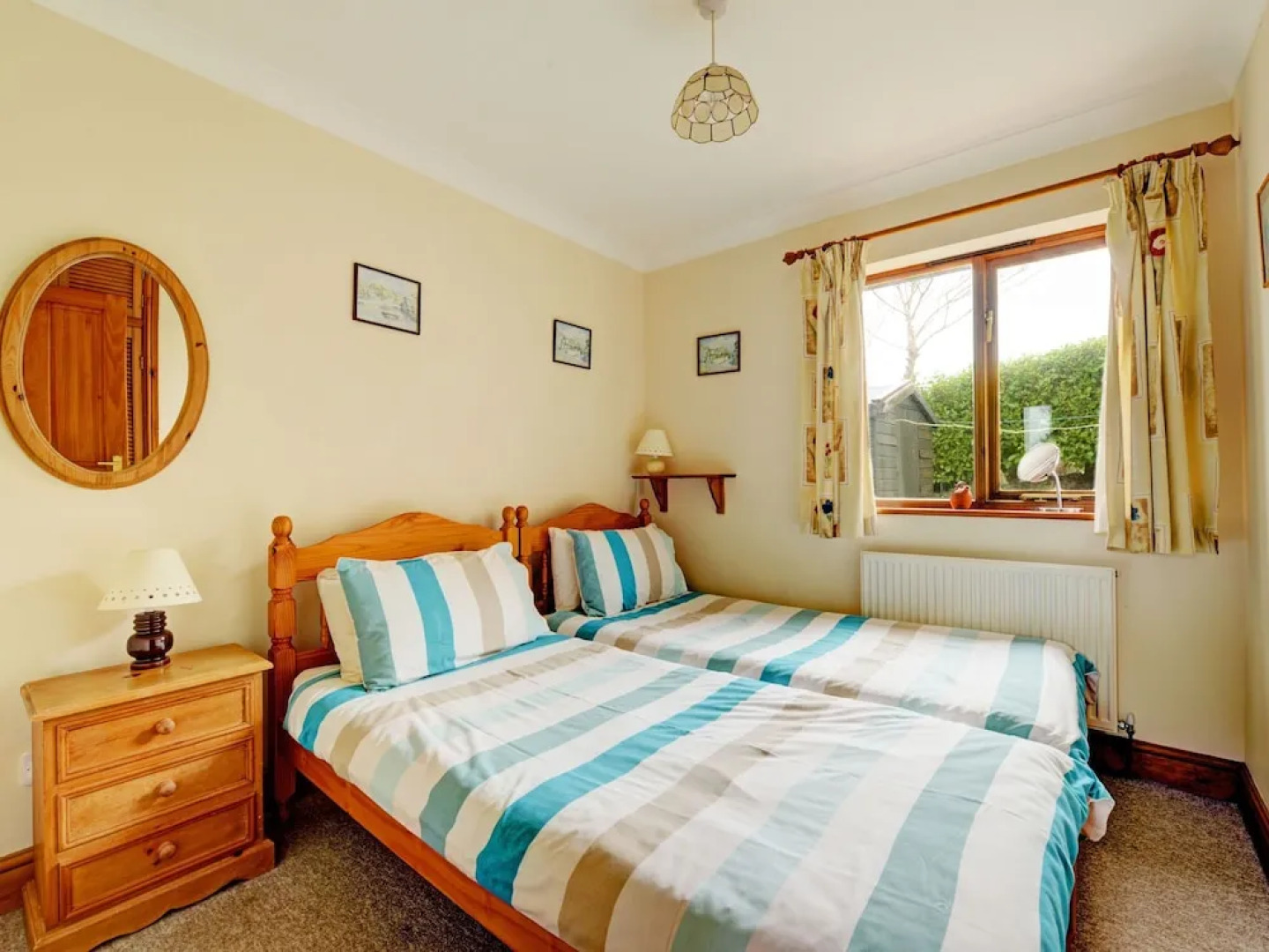 Modern Holiday Home in Wisemans Bridge With Terrace