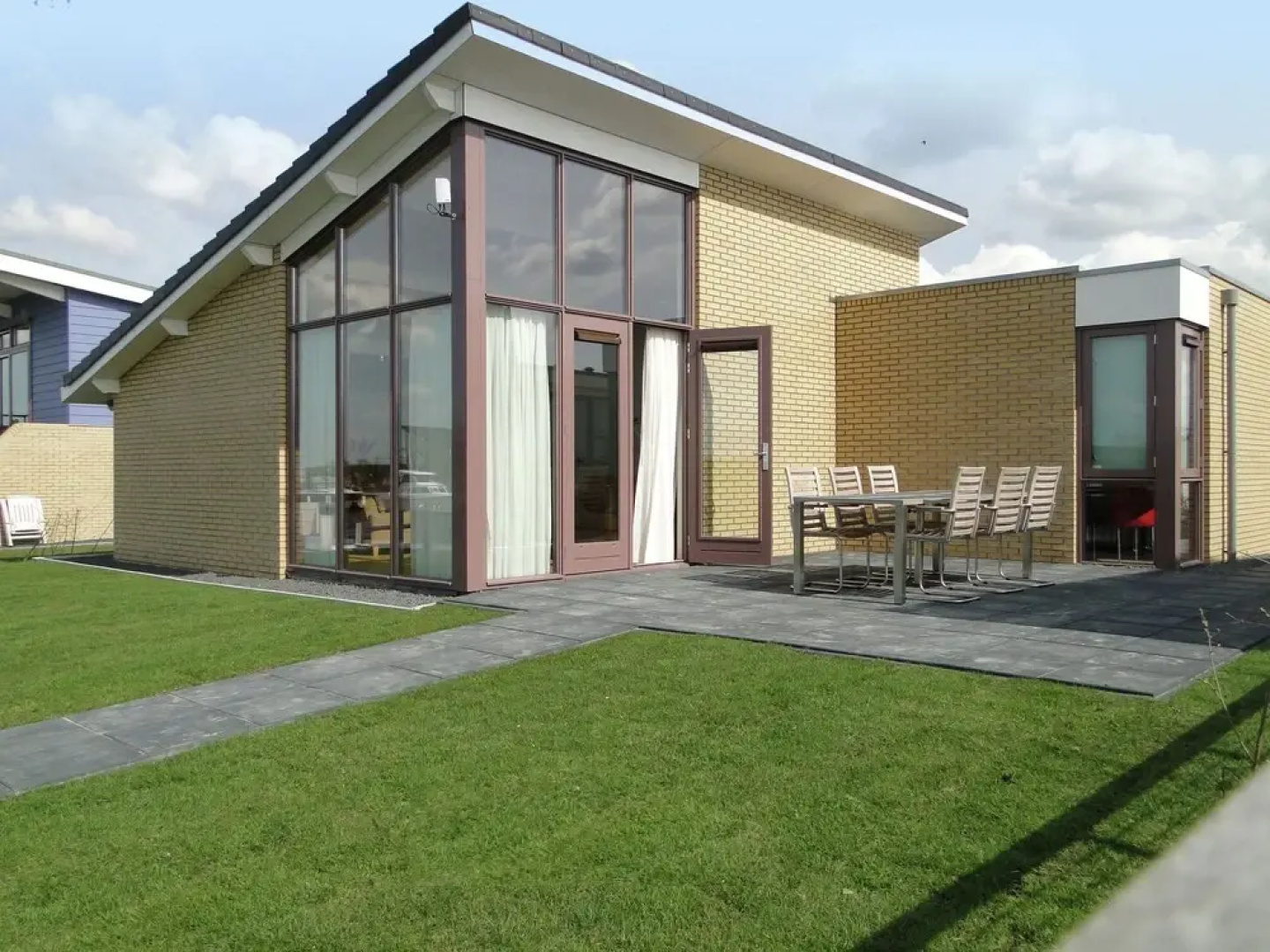 Cozy House With a Private Jetty Located in Lemmer