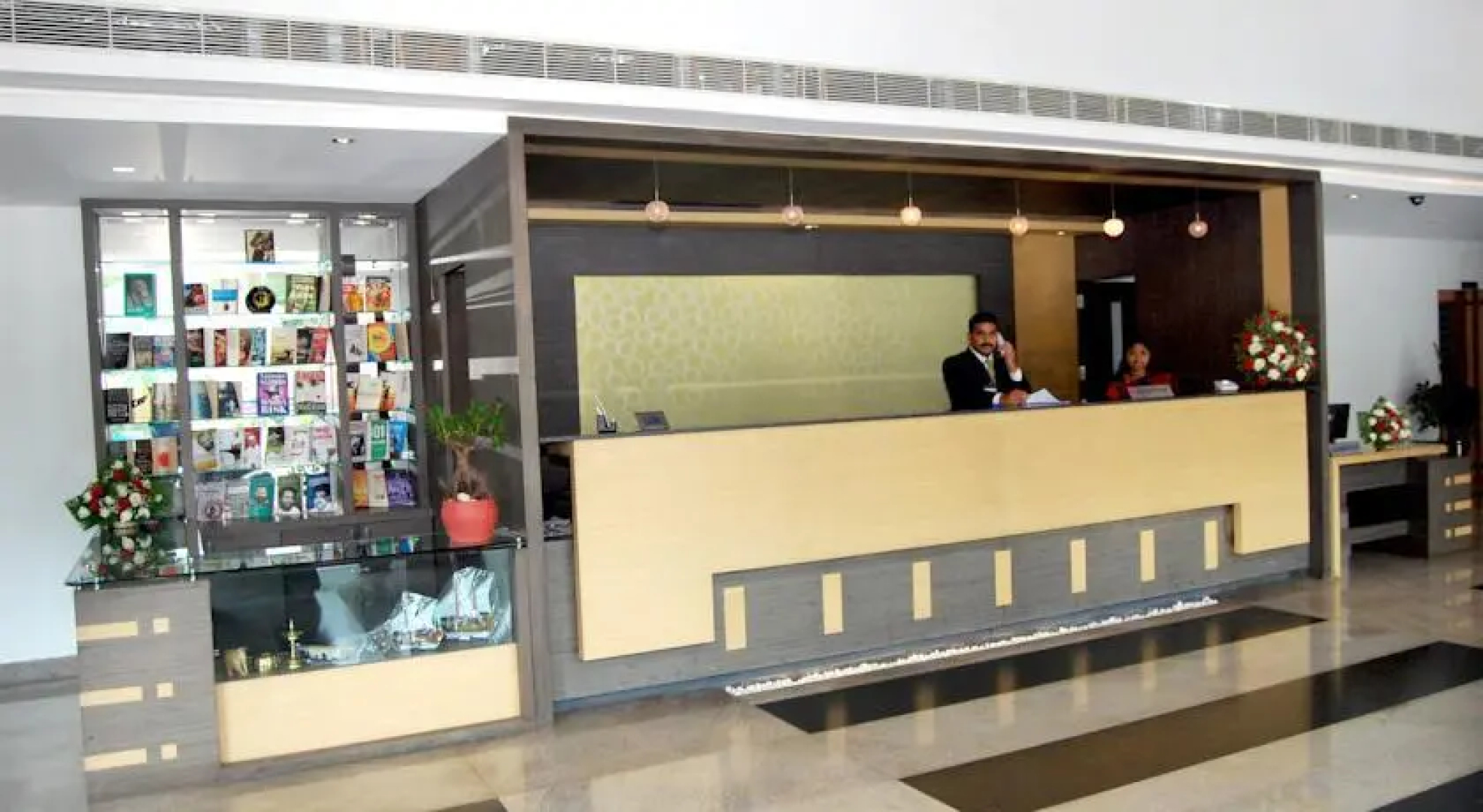 Hotel Monad