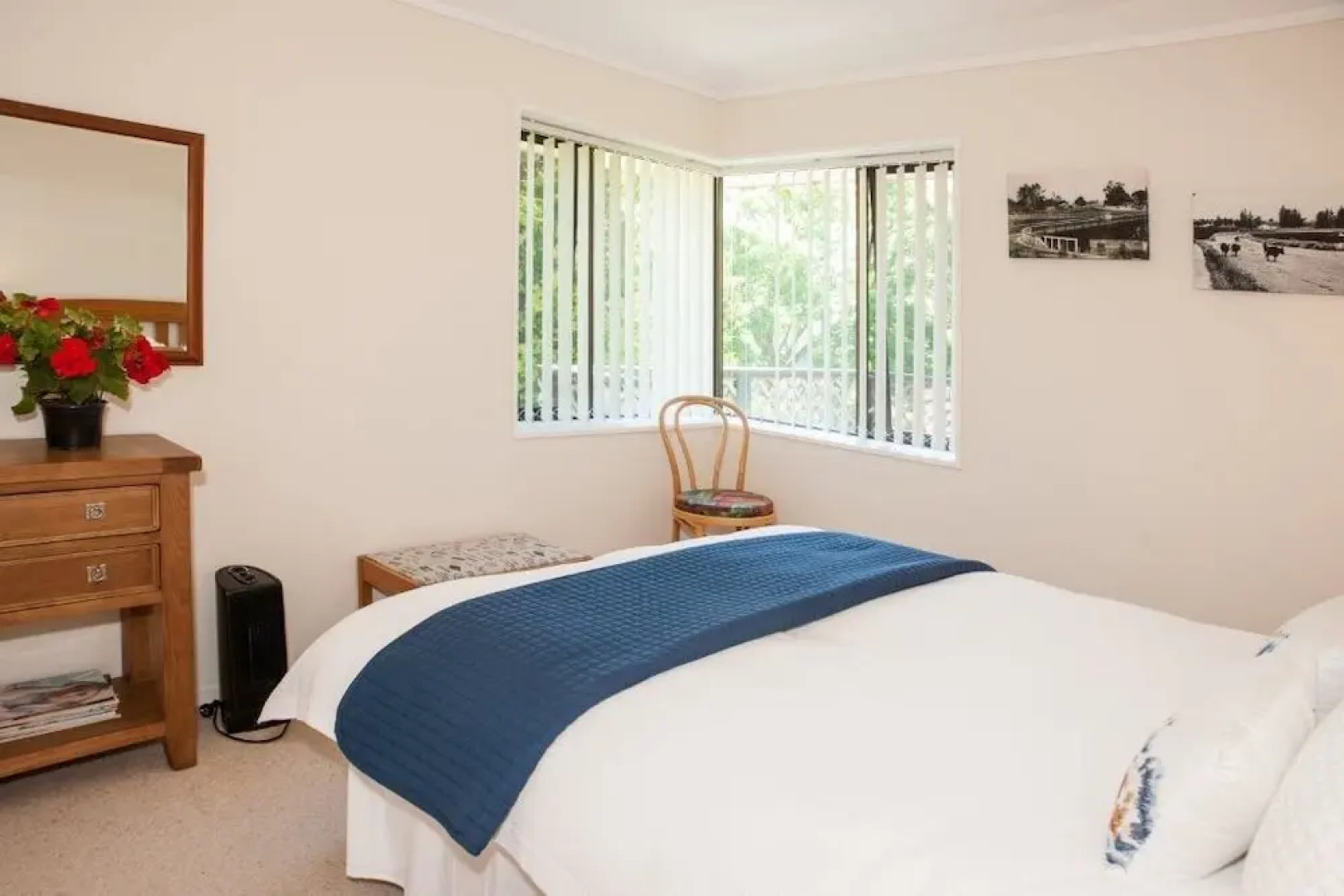 Abundante B&B on 8 Marlowe