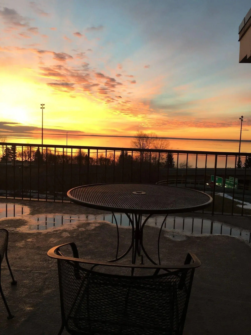 Voyageur Lakewalk Inn