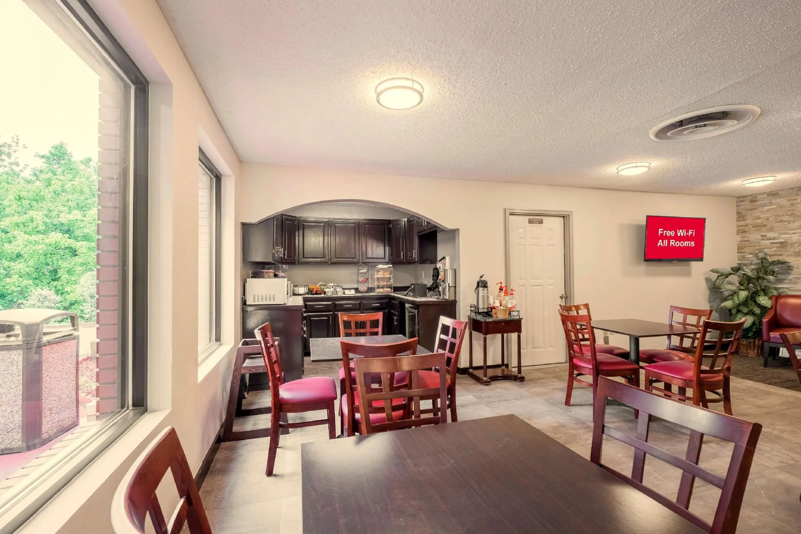 Red Roof Inn PLUS+ & Suites Opelika