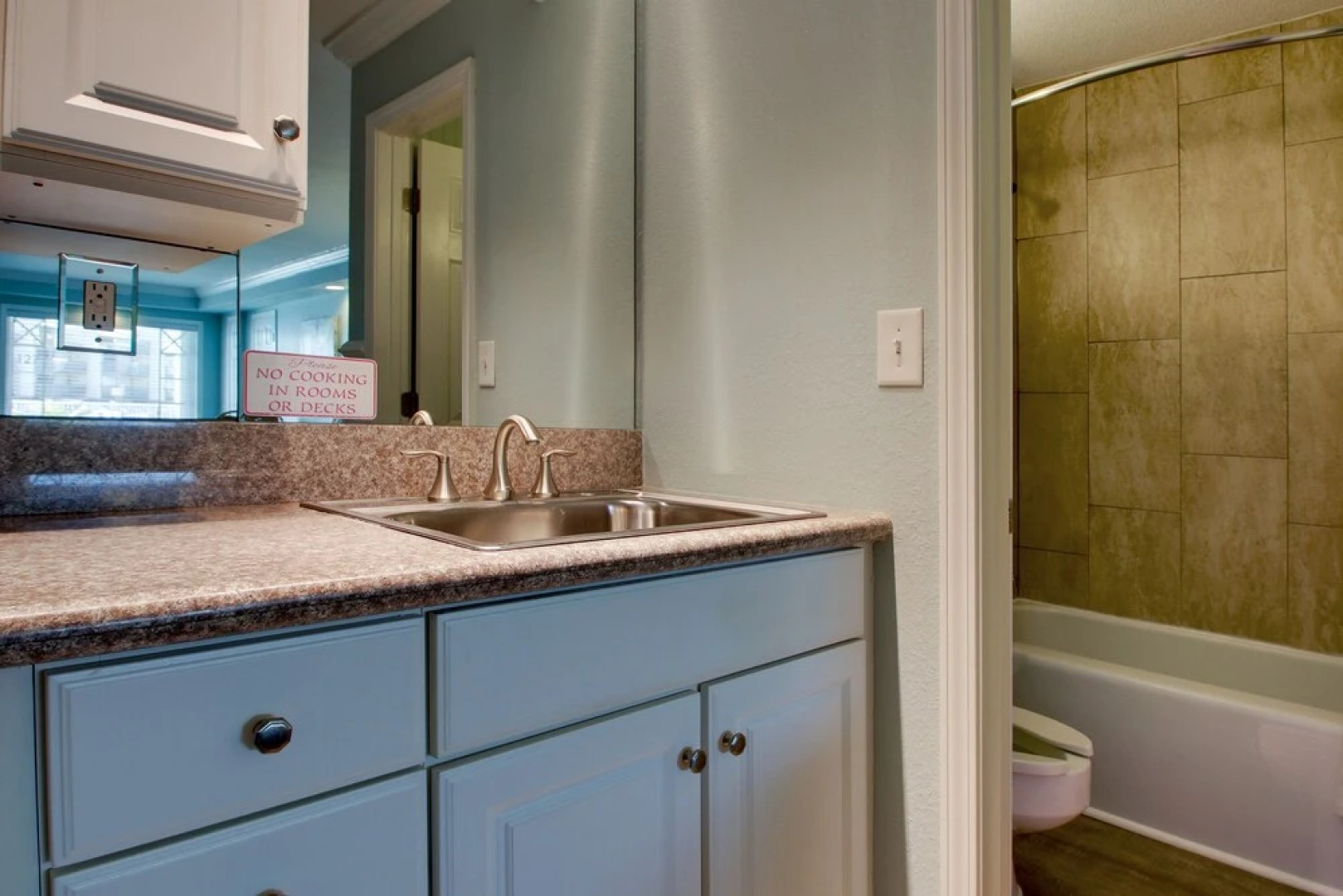 Islander Hotel & Resort