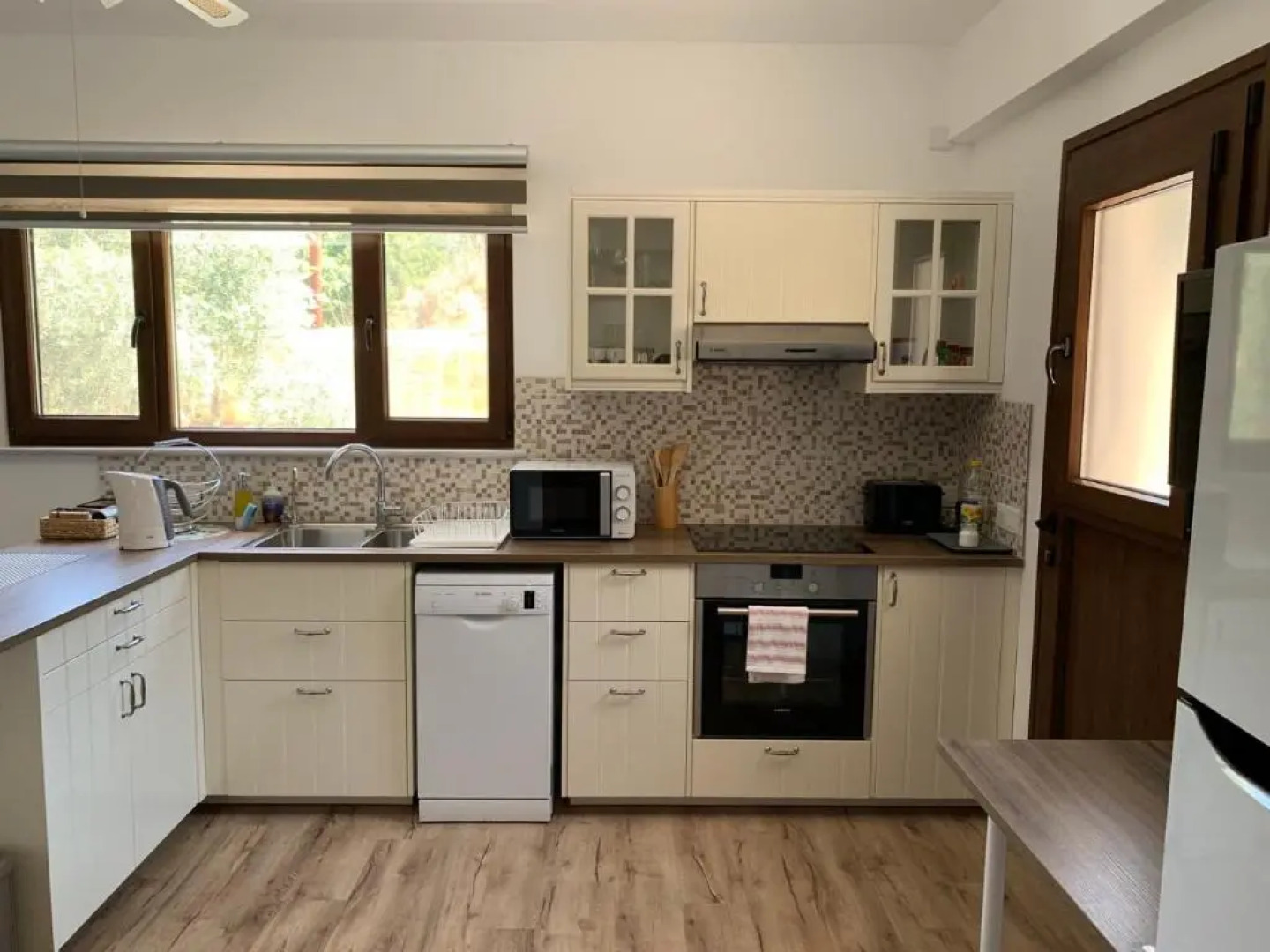 STUDIO in CAPTAINS HOUSE WITH A POOL