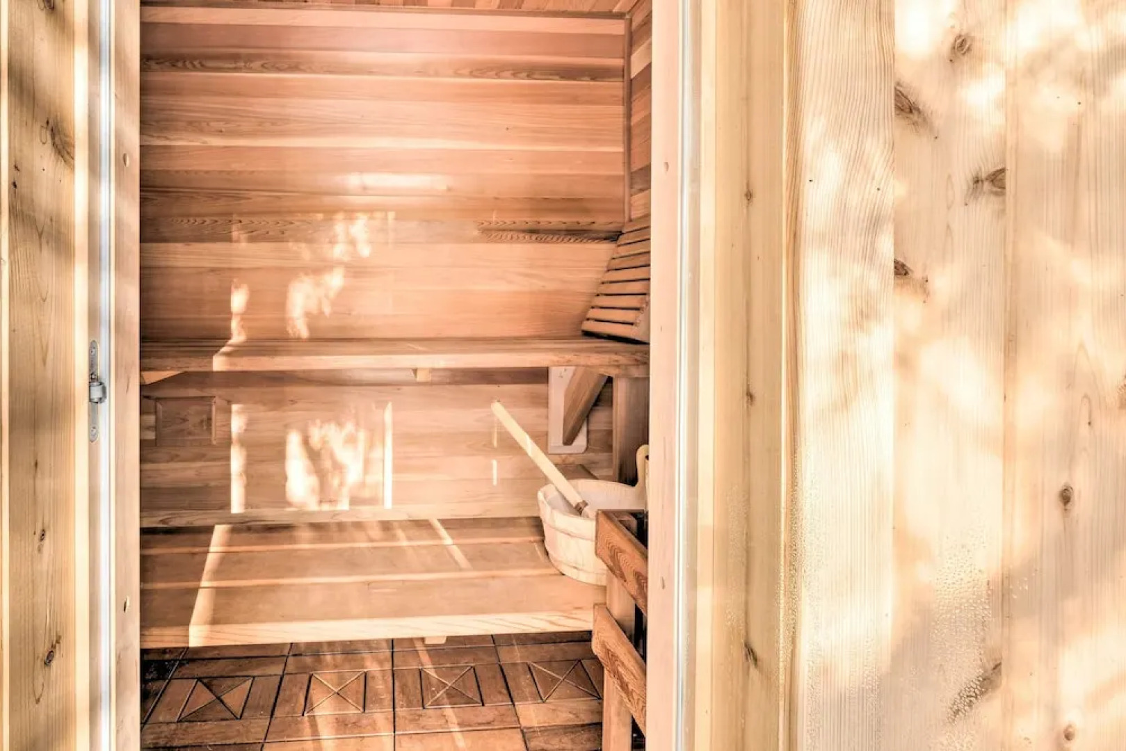 Picturesque Maine Getaway w/ Lake Access!