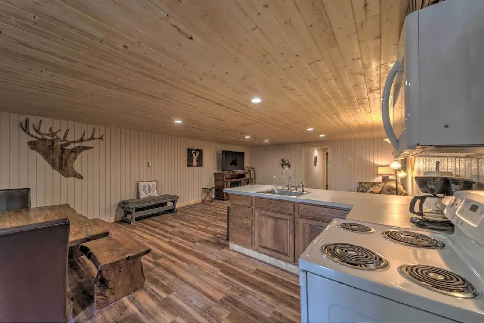 Airy Alto Escape: 1 Mi to Ruidoso Winter Park
