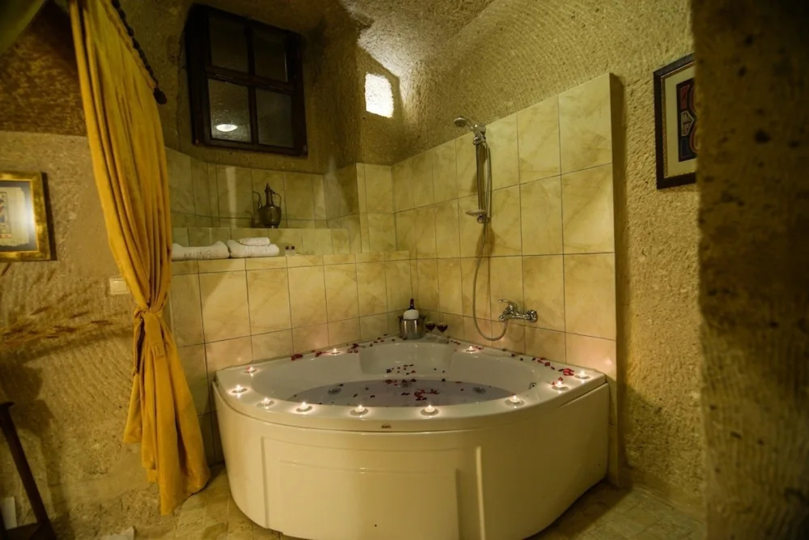Valley Inn Cave Hotel