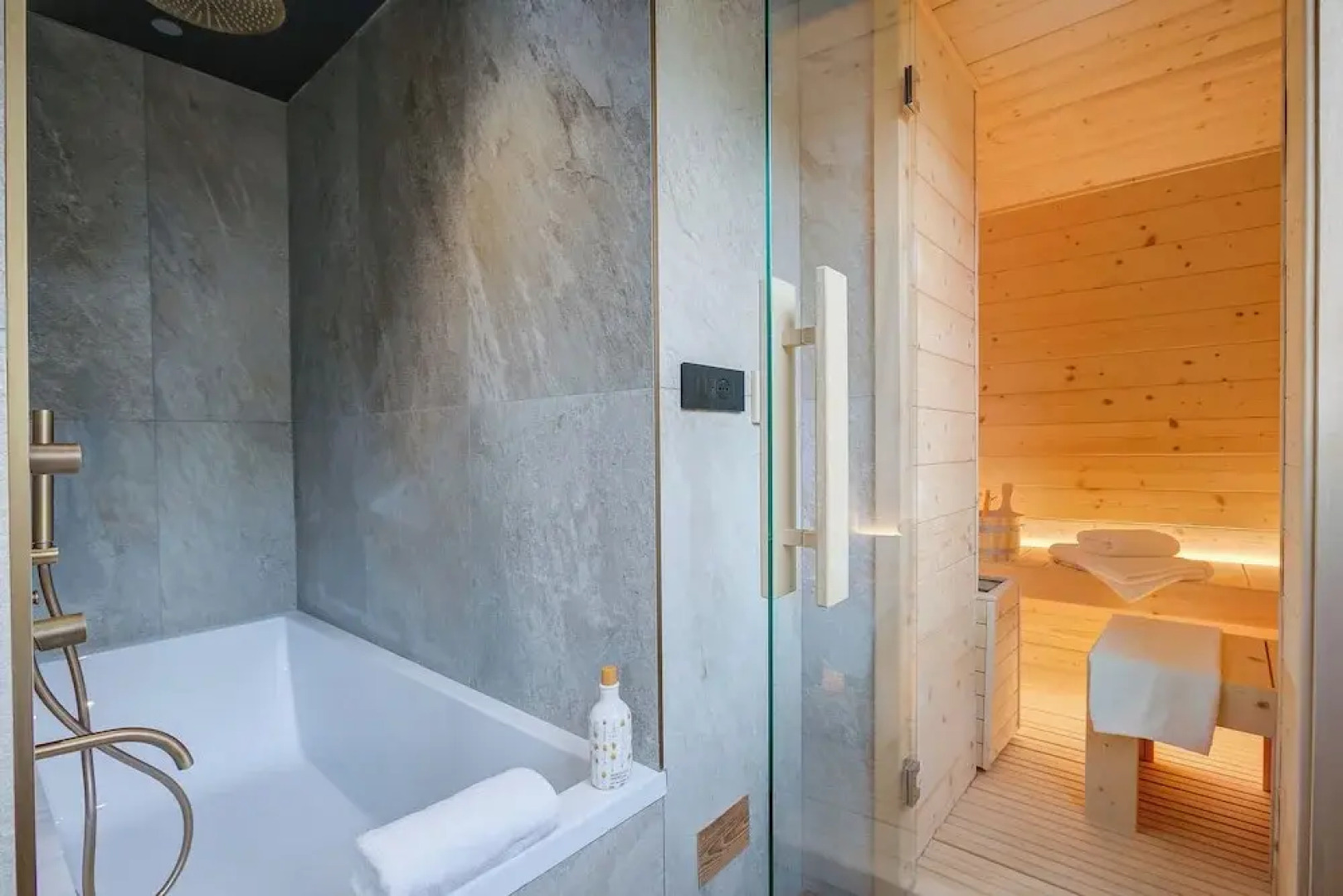 Simona Luxury Apartment few steps from sk