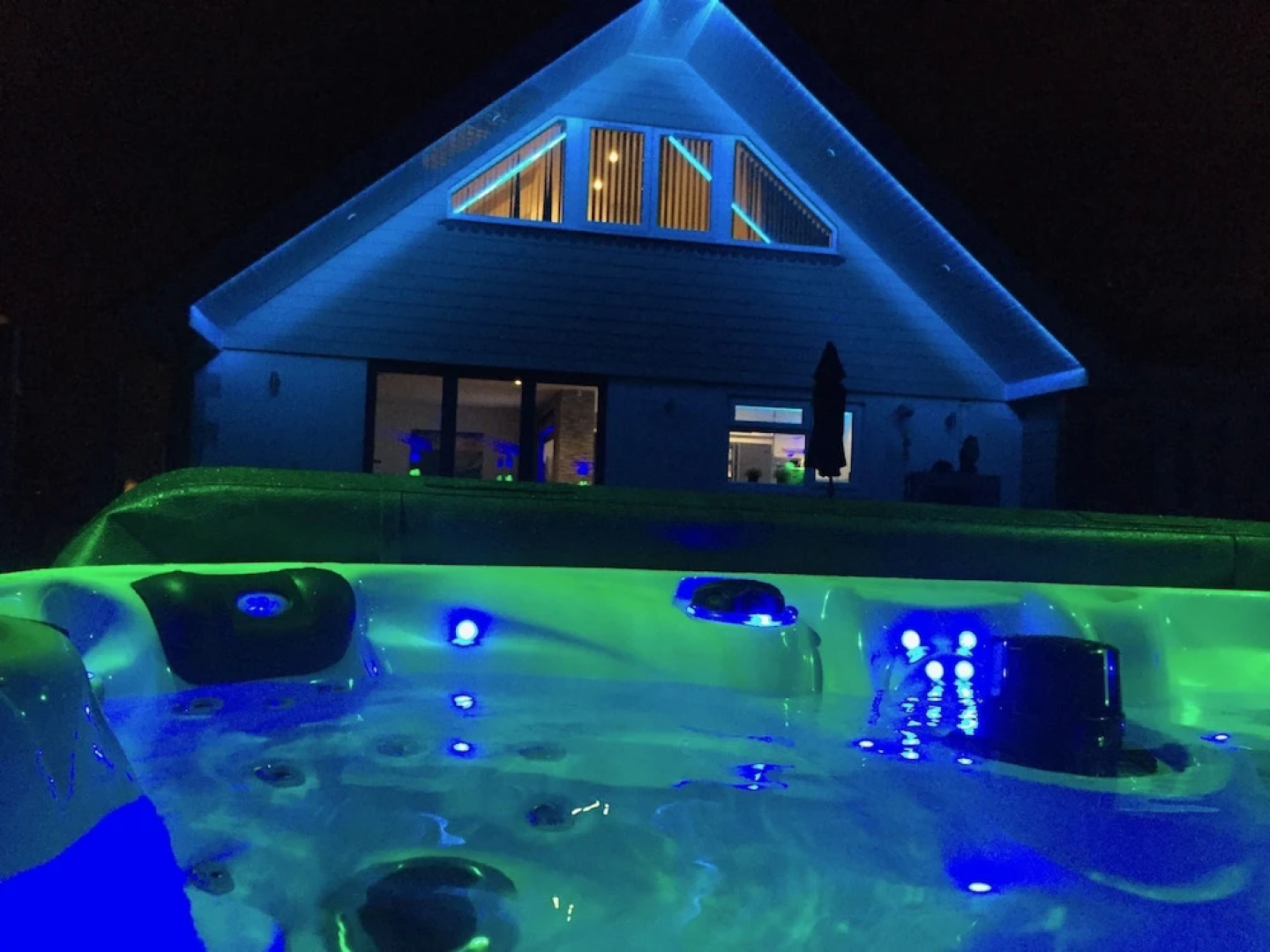 Four Corners Holiday Home with Hot Tub & Sauna