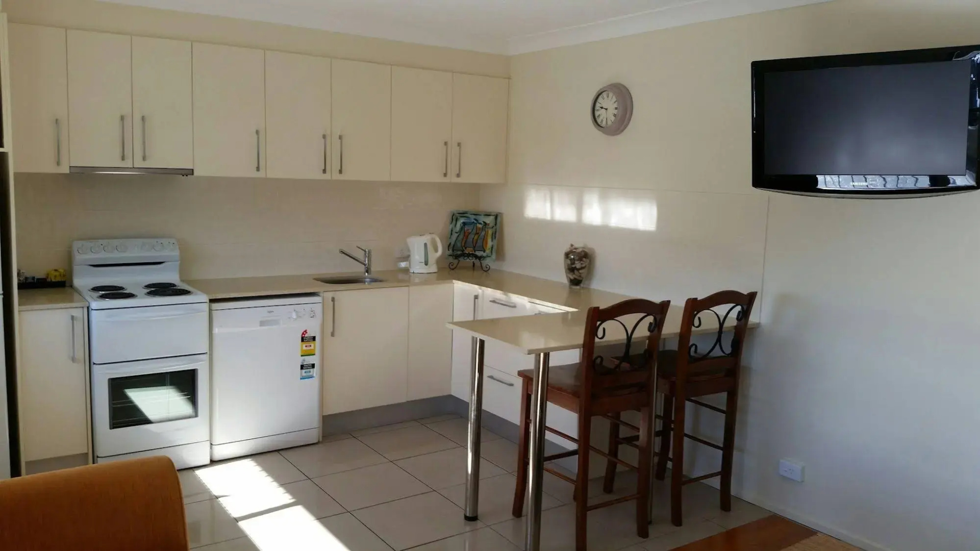 Lamor Apartments