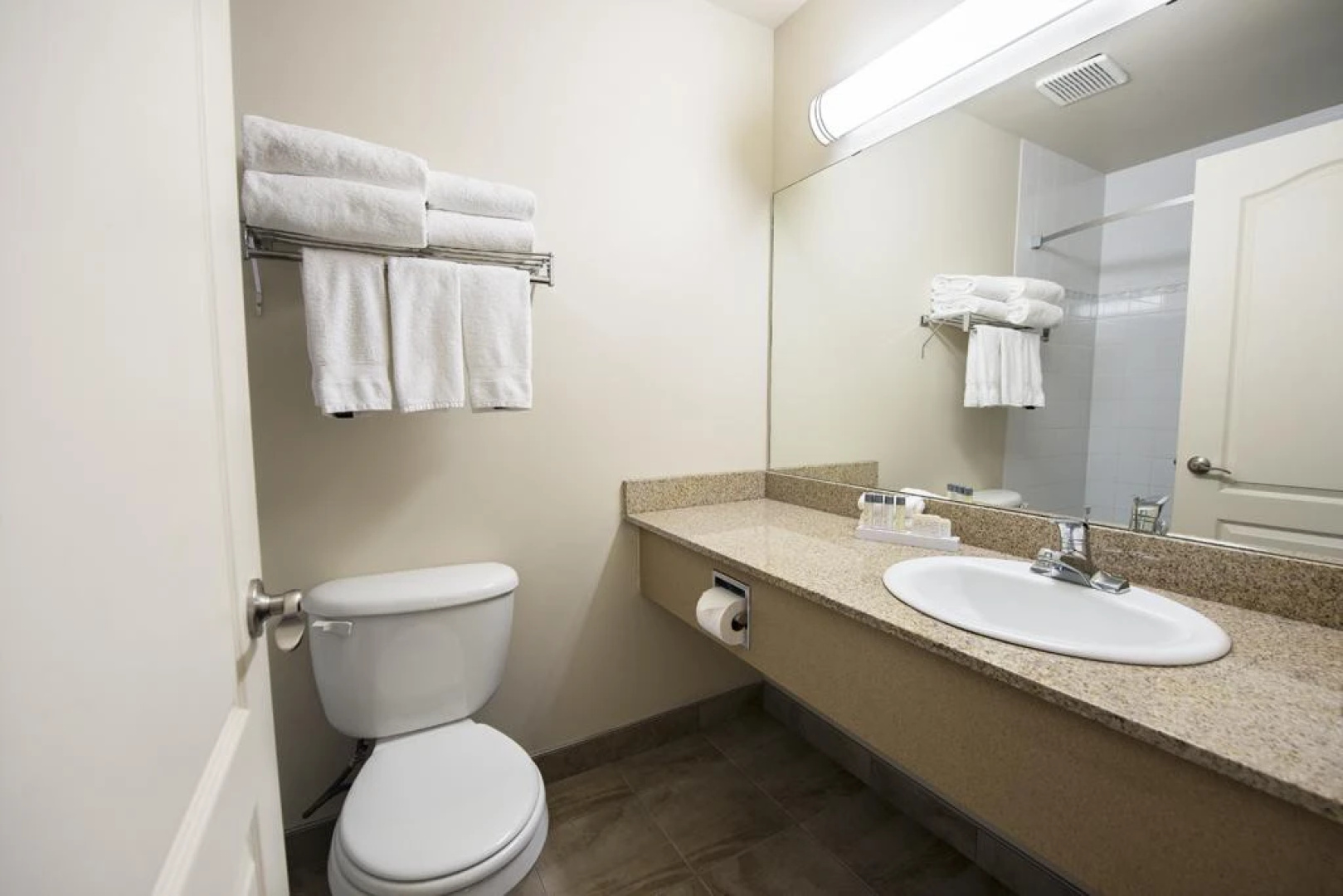 Service Plus Inn and Suites - Grande Prairie