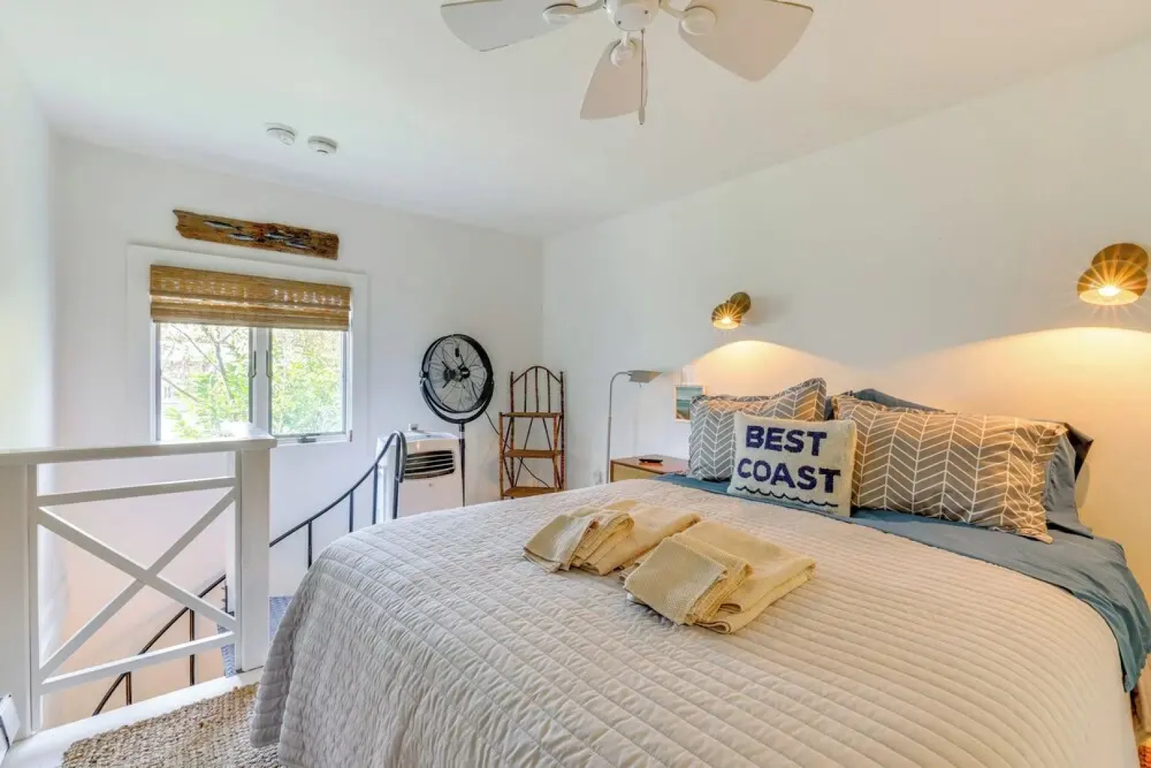 Steps to Beach: Stylish & Lofted Provincetown Gem