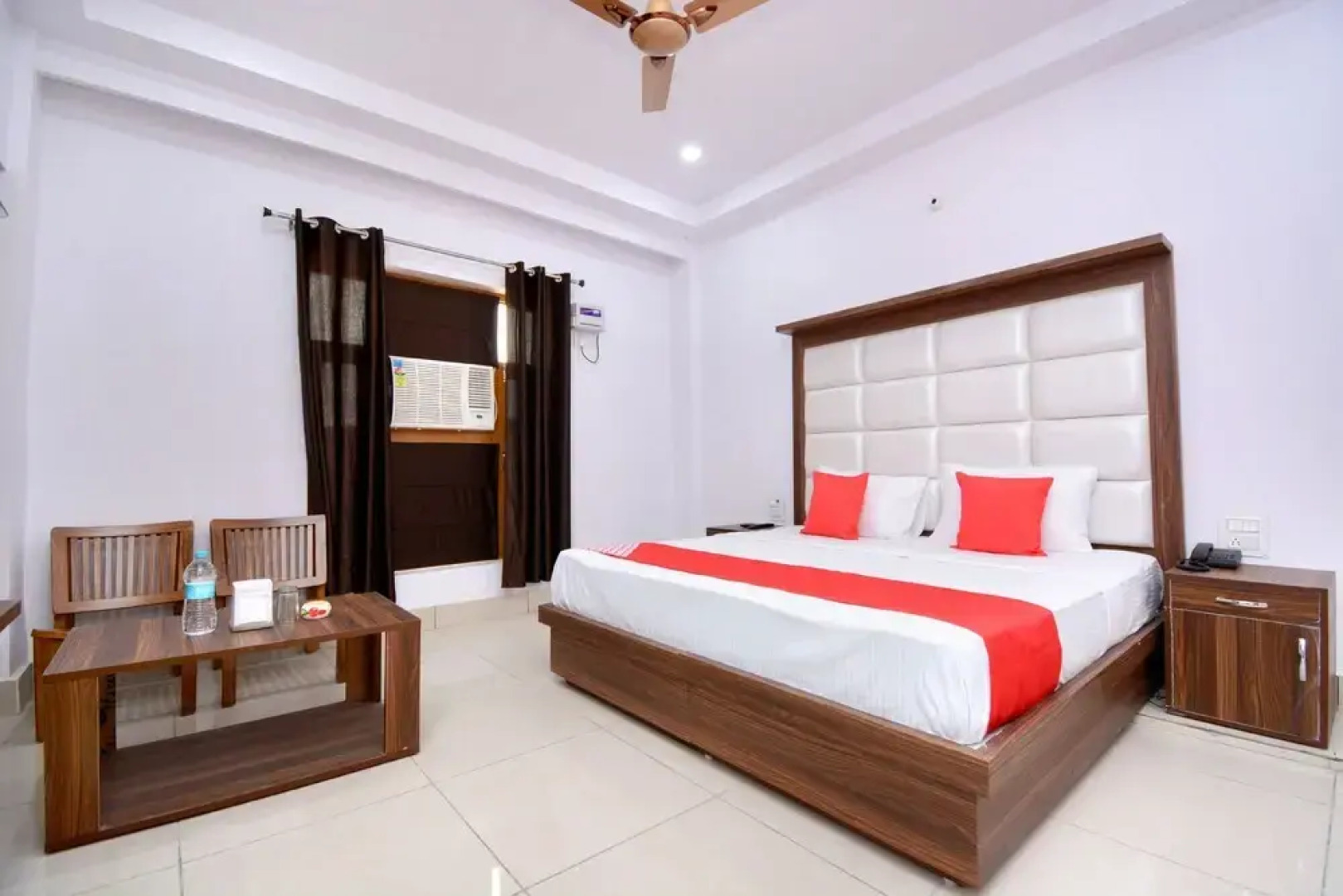 Oyo 35733 Divine Star Dhaba