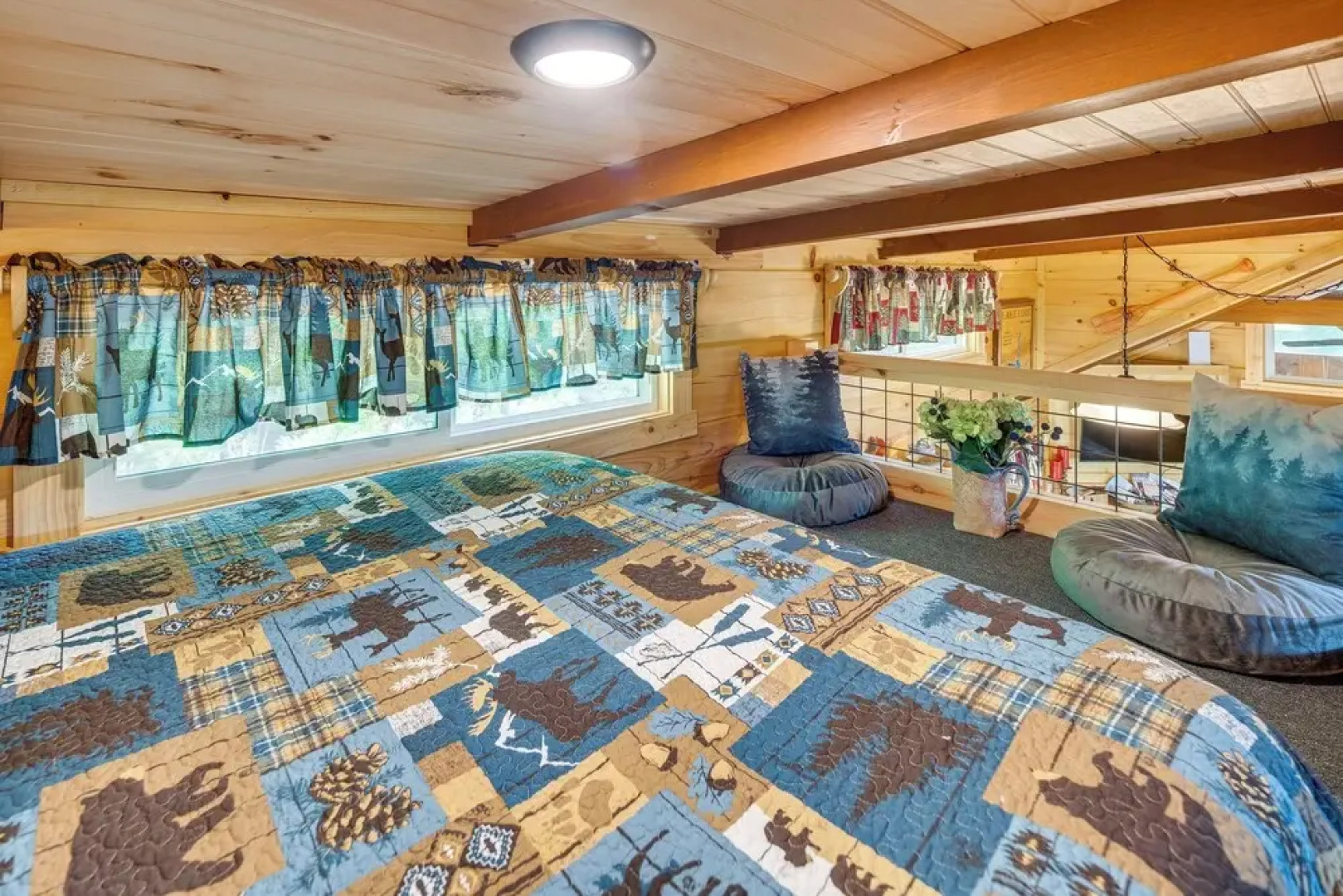 7 Mi to Lake Lure: Mill Spring Cabin w/ Hot Tub