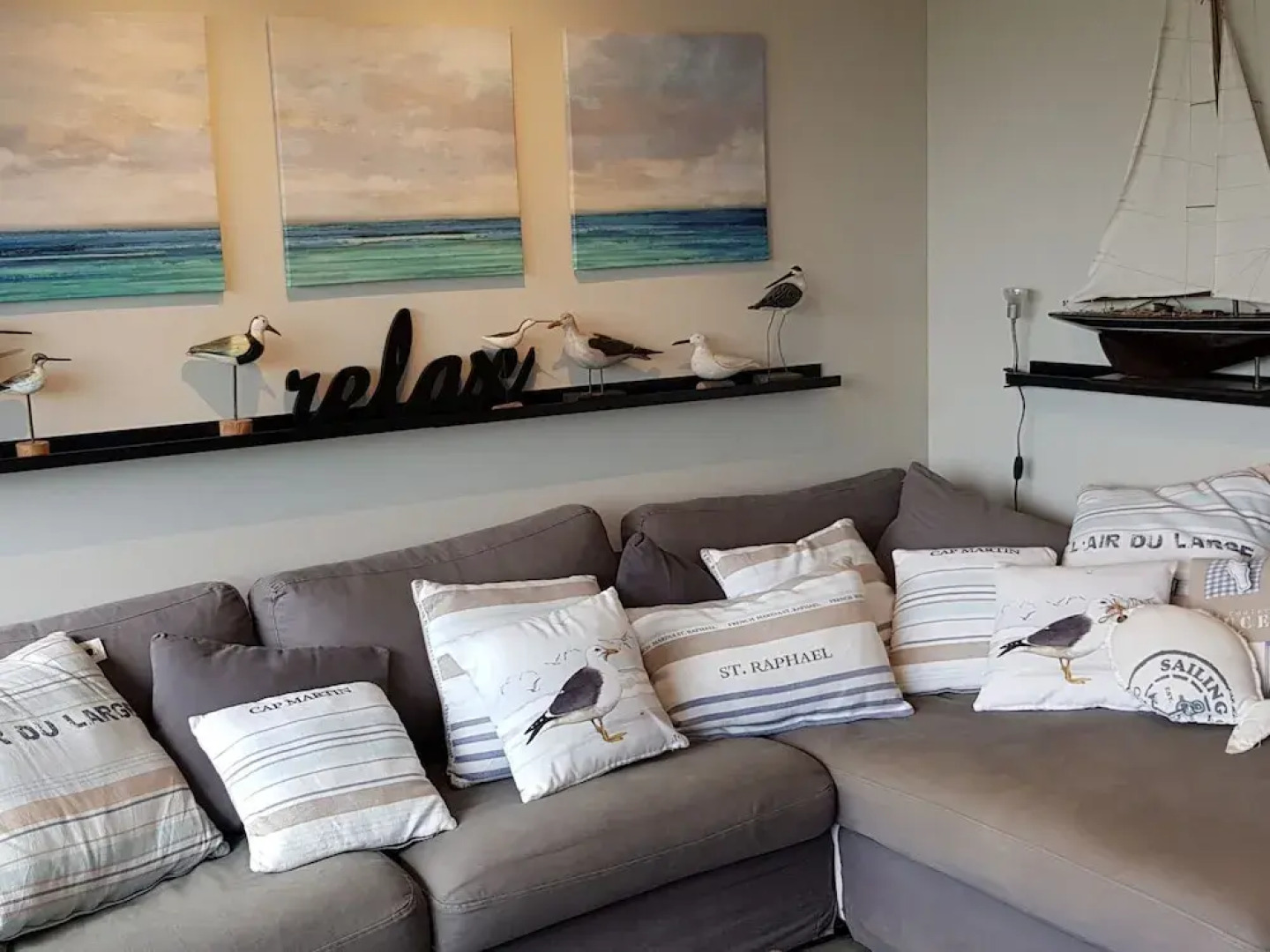 Wonderful Apartment in St Pere Pescador With Communal Pool