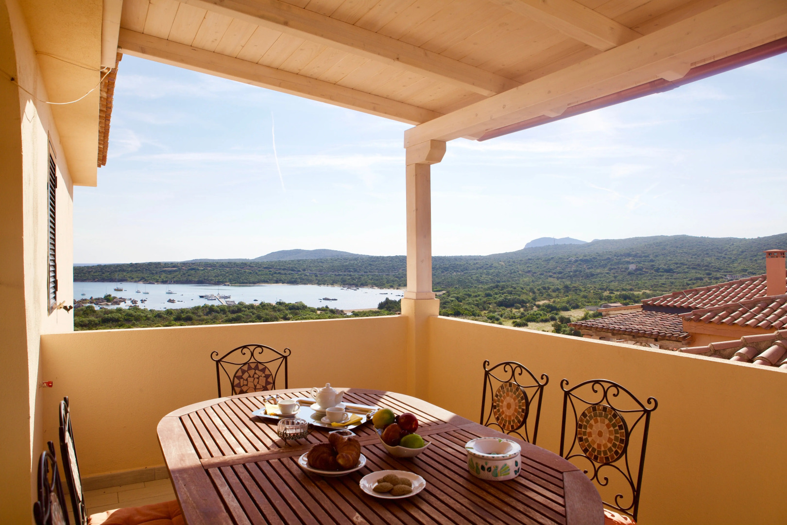 Baia de Bahas Residence