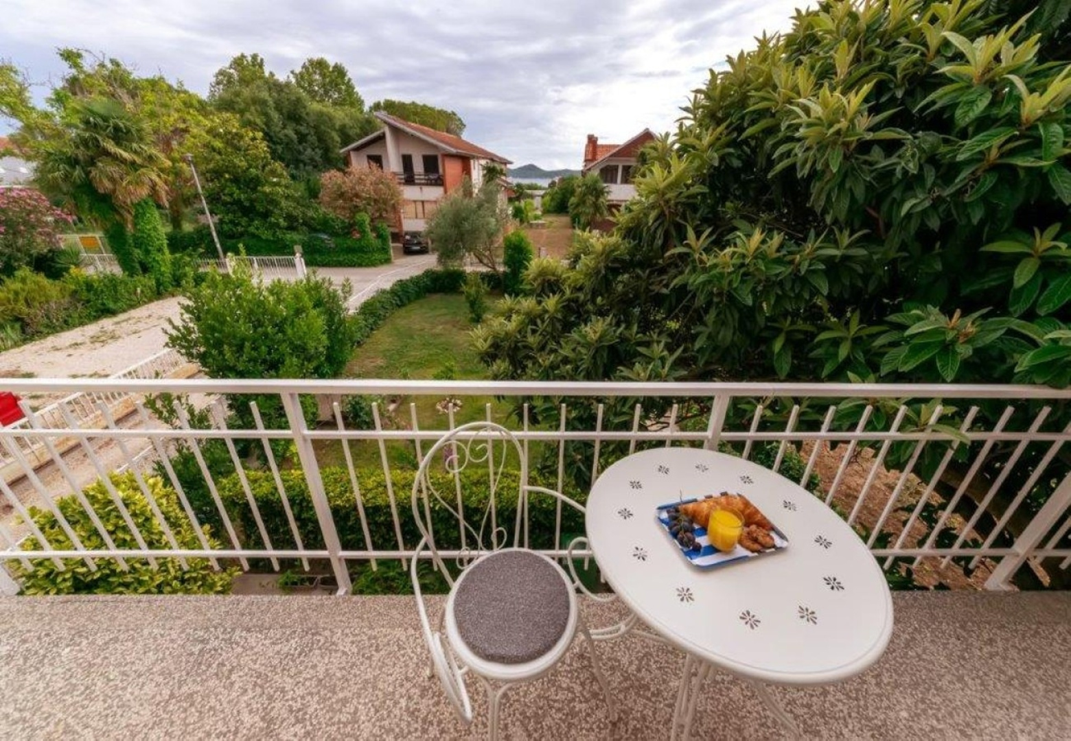 Apartment Darko 2 - 50 m from sea: A6 Sukosan, Zadar riviera