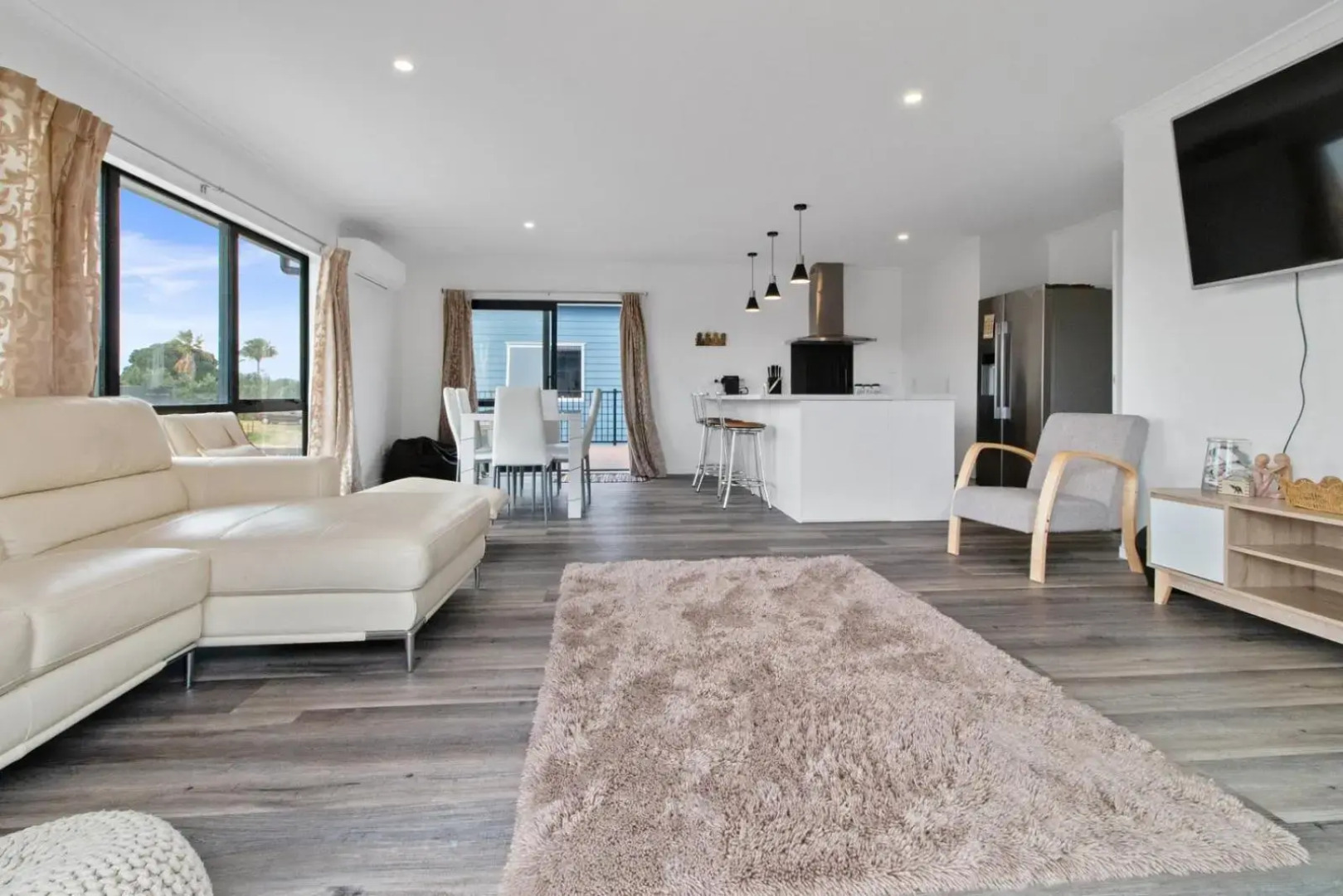 Sandy Shores - Waihi Beach Holiday Home