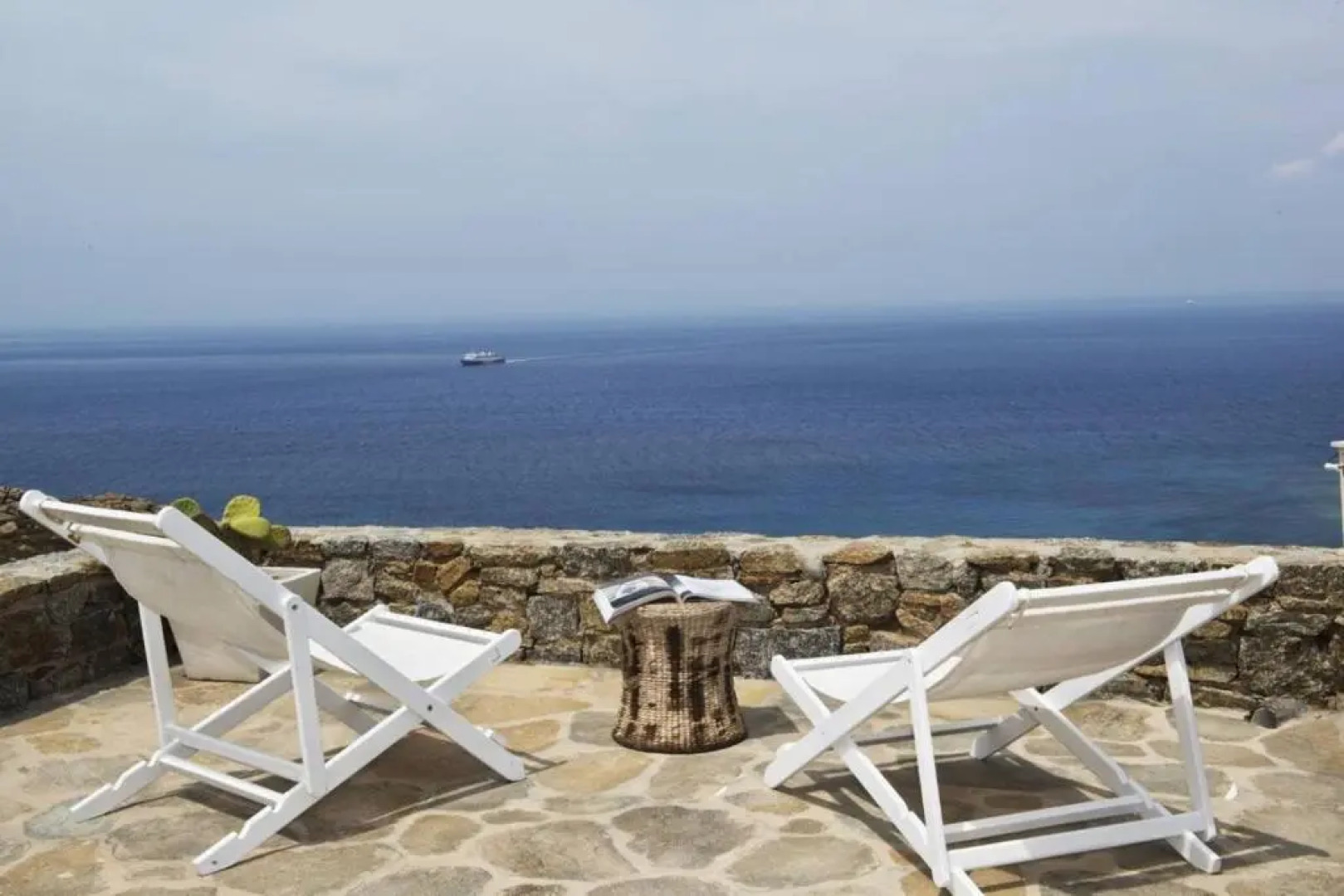 White Rock Suites & Villas