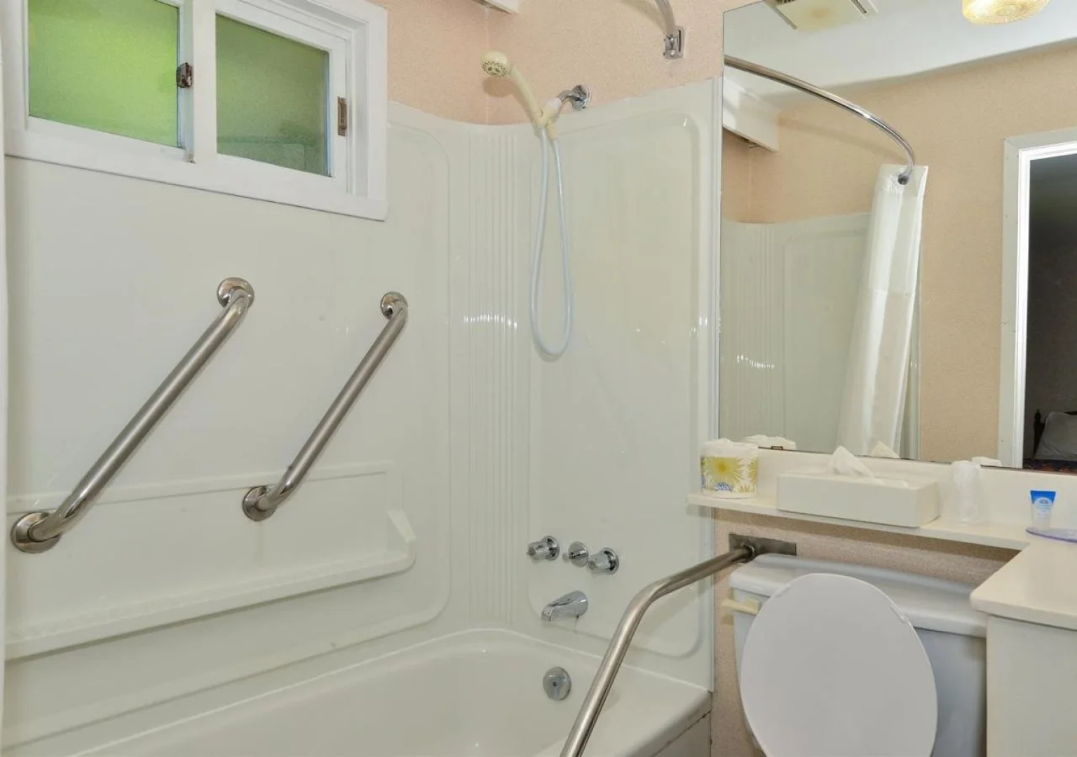 Canadas Best Value Inn