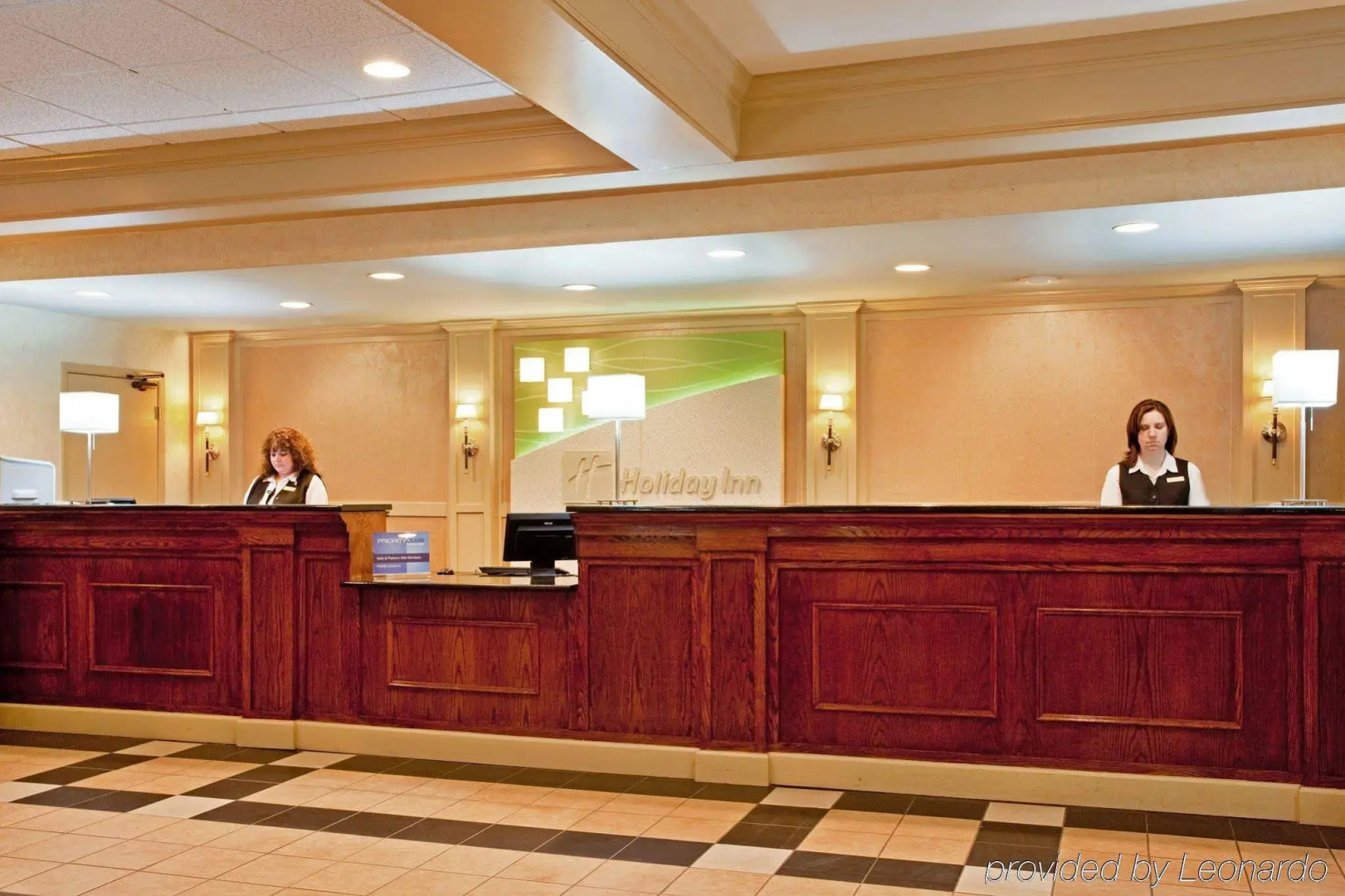 Holiday Inn Chicago Nw Crystal Lk Conv Ctr by IHG