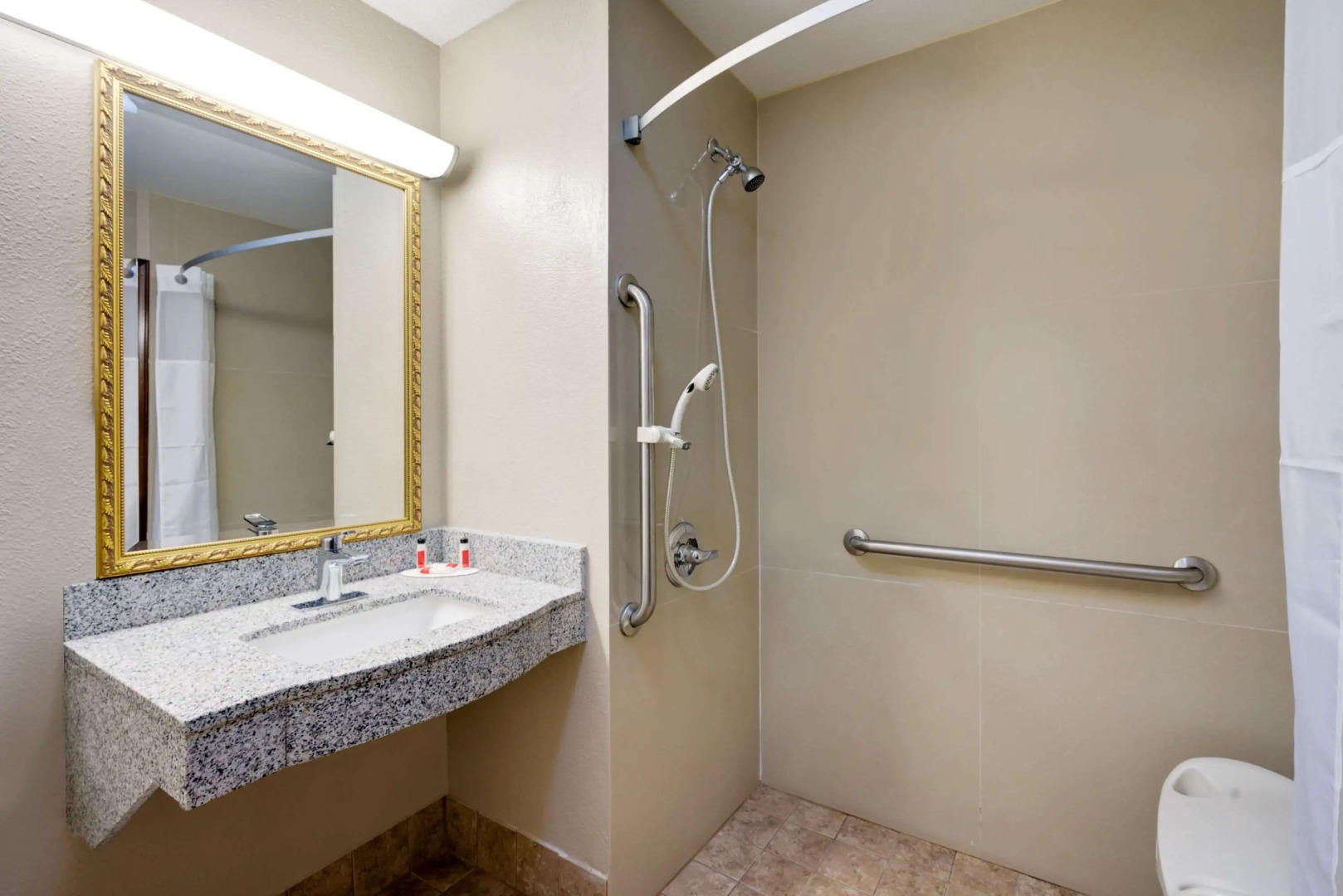 Super 8 by Wyndham Lexington/Hamburg Area