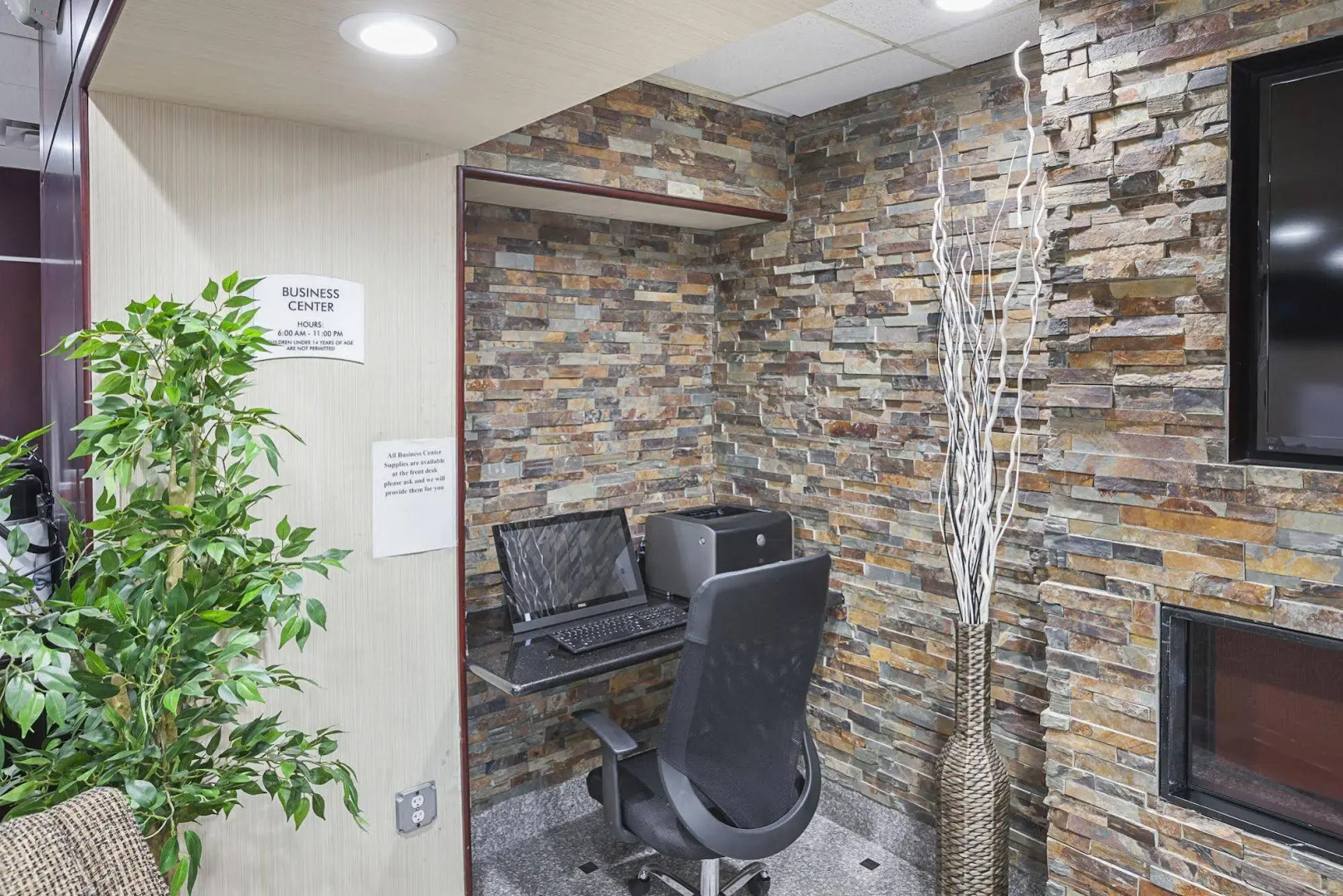 Quality Inn & Suites Cincinnati Downtown Area