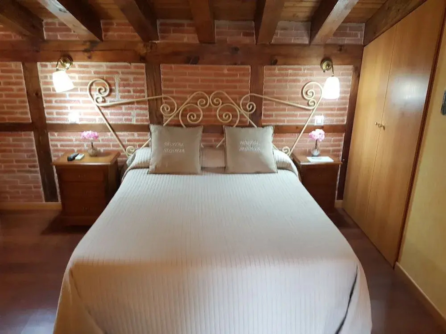 Hostal Segovia