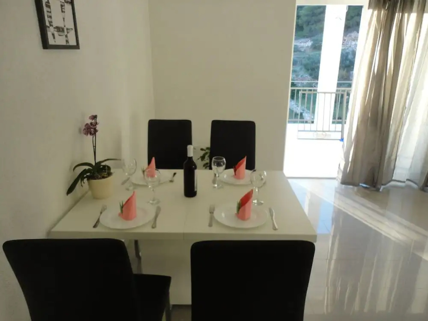 Adorable Apartment With Terrace & Beautiful Sea View Near the Sea Bay