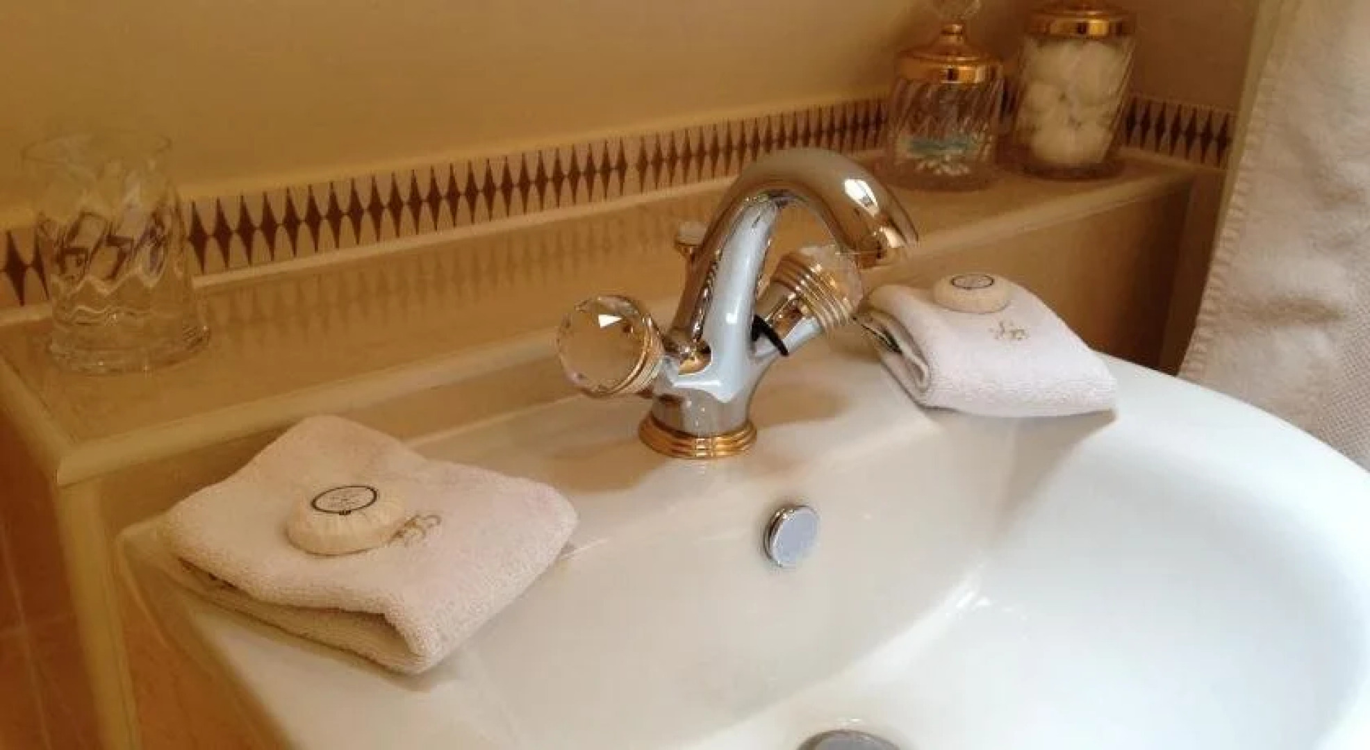 Les Bouviers Restaurant With Rooms