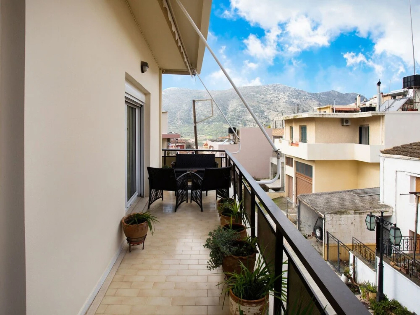 Gorgeous Holiday Home in Arhanes with Balcony