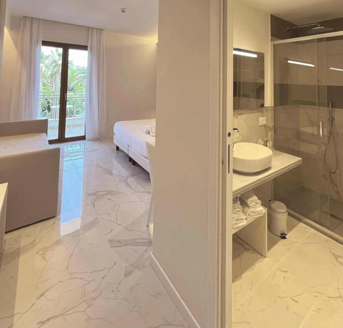 Hotel Alpha