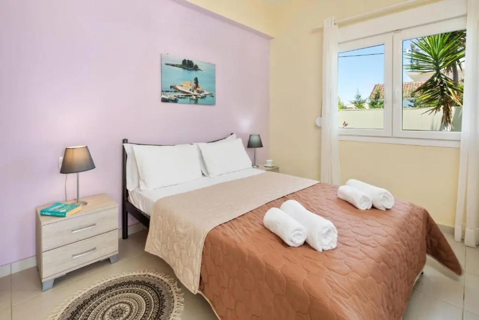 Villa Paradiso: Near beach, superb pool and garden