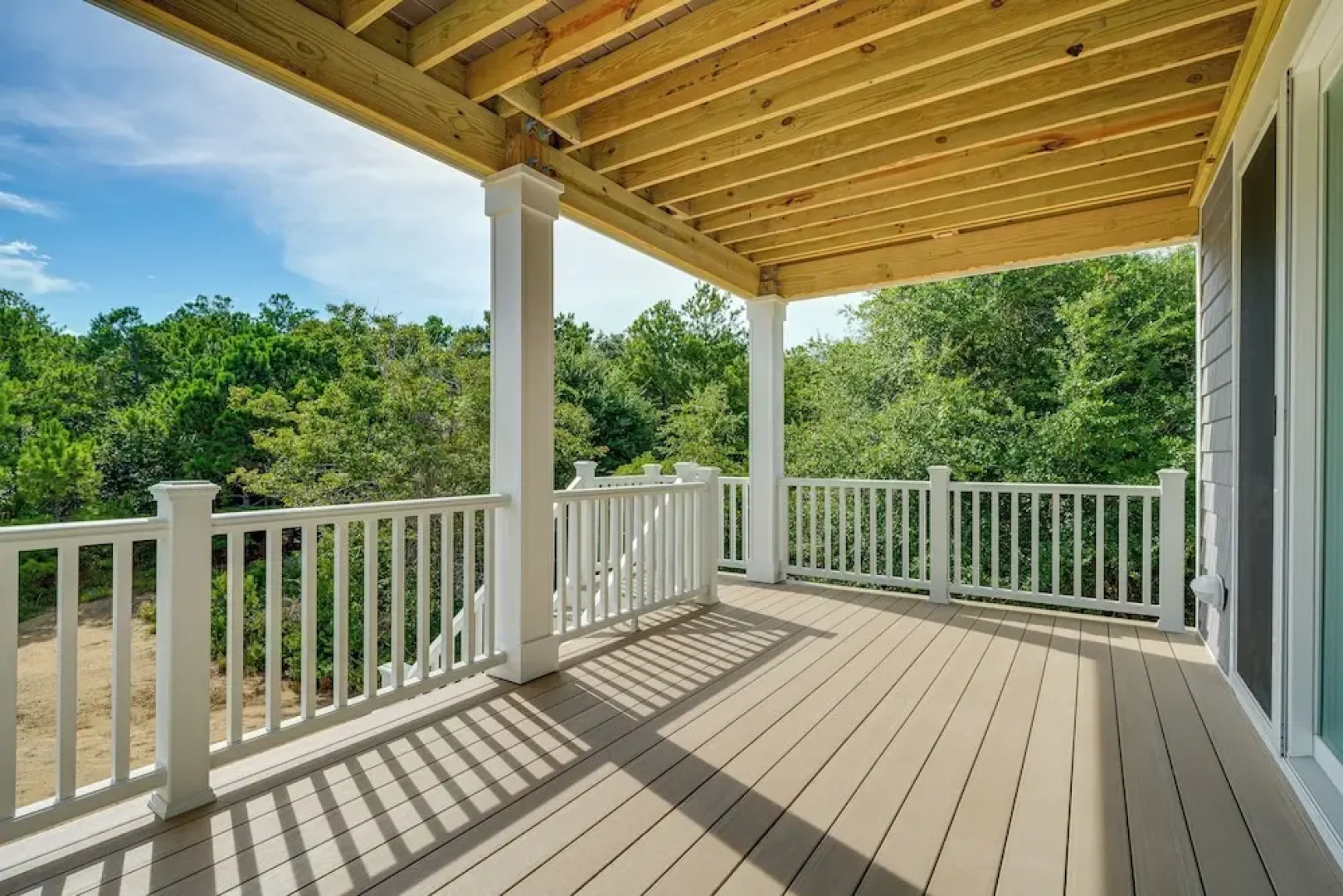 Walk to Beach: Southern Shores Retreat w/ Hot Tub