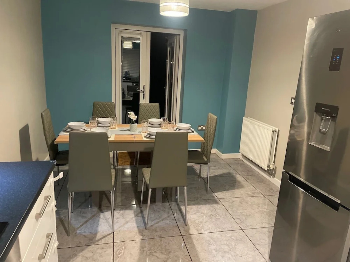 Fantastic, pet Friendly 3 Bedroom House in Bedford